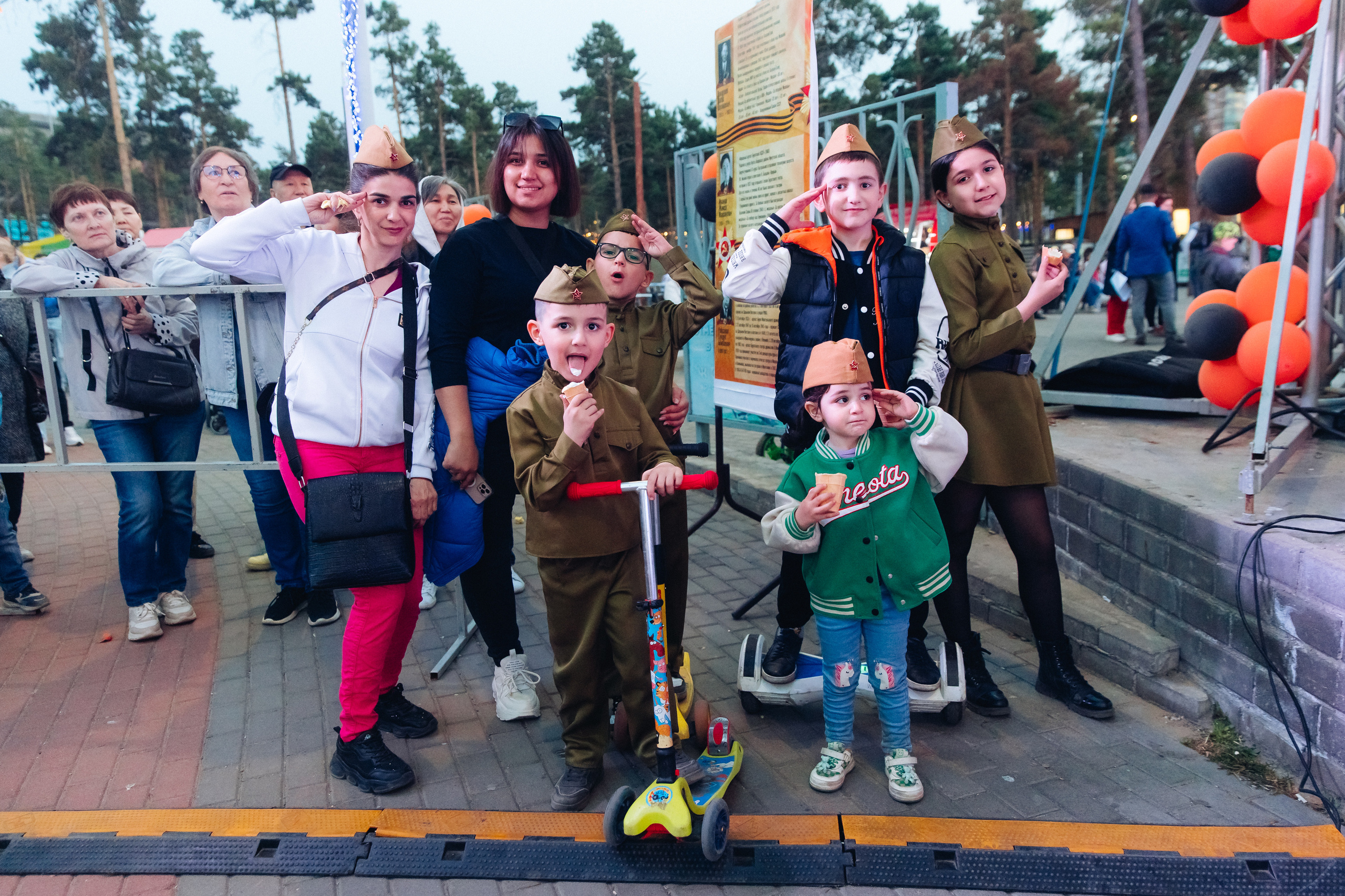 Празднование «Дня Победы» в парке Юбилейный. Свадебный и семейный фотограф в Улан-Удэ