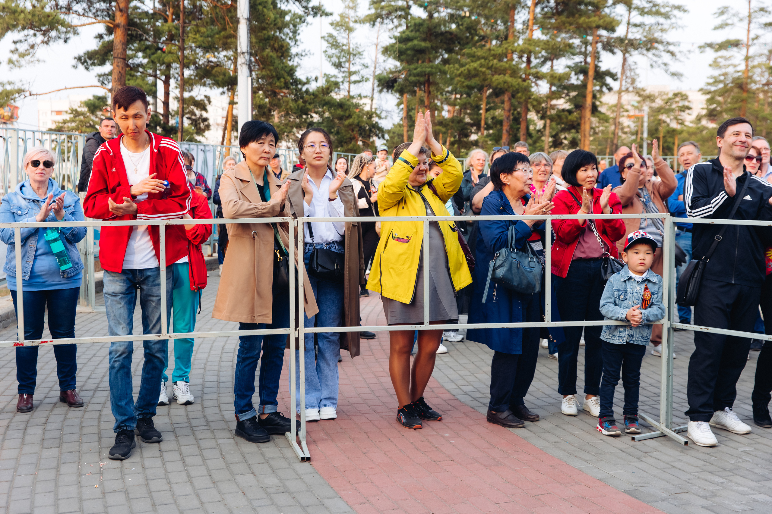 Празднование «Дня Победы» в парке Юбилейный. Свадебный и семейный фотограф в Улан-Удэ