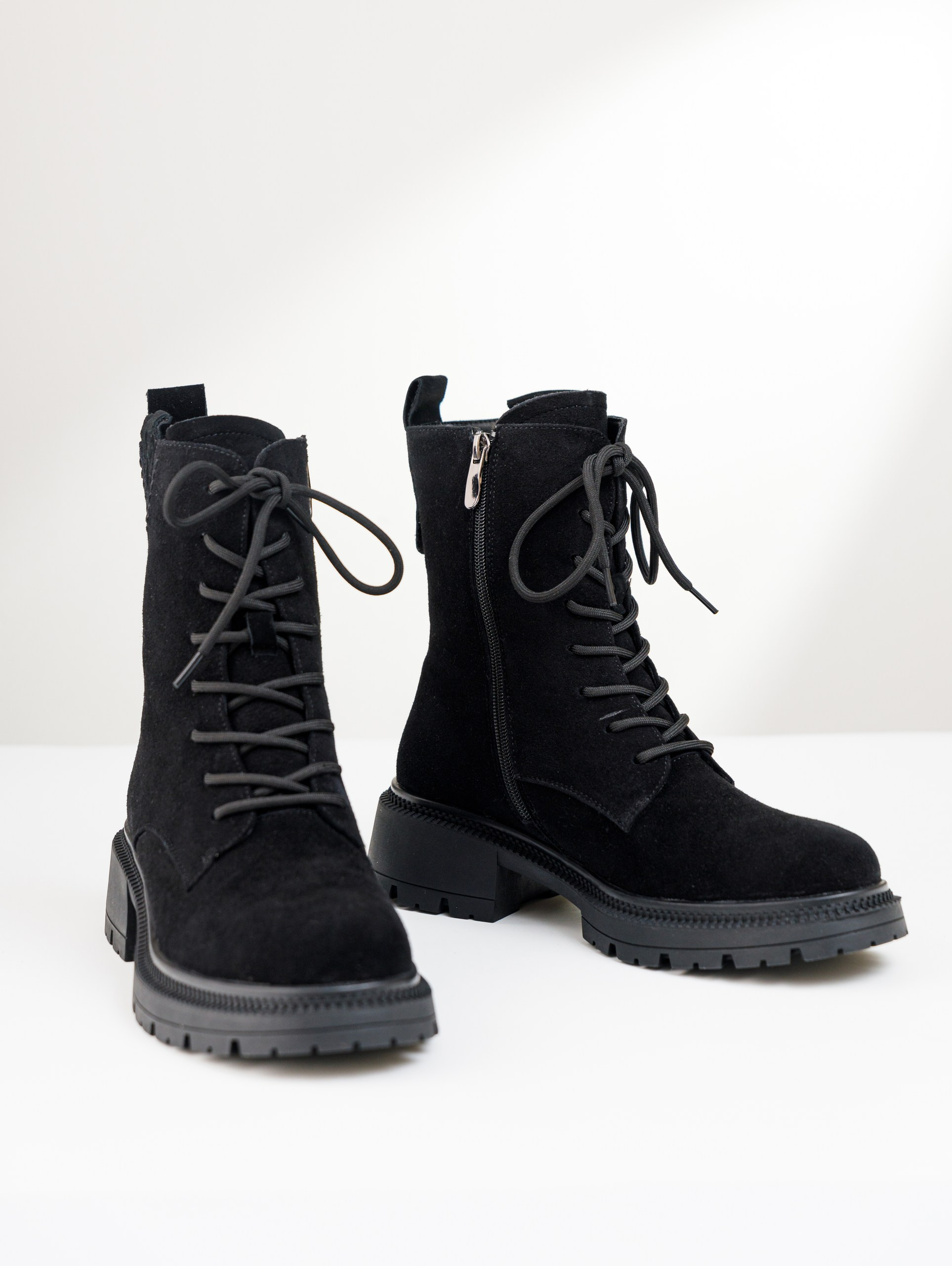 Предметная съемка и продакшн видео обуви для каталога, сайта, маркетплейсов. Студия коммерческой съемки ХВОЯ