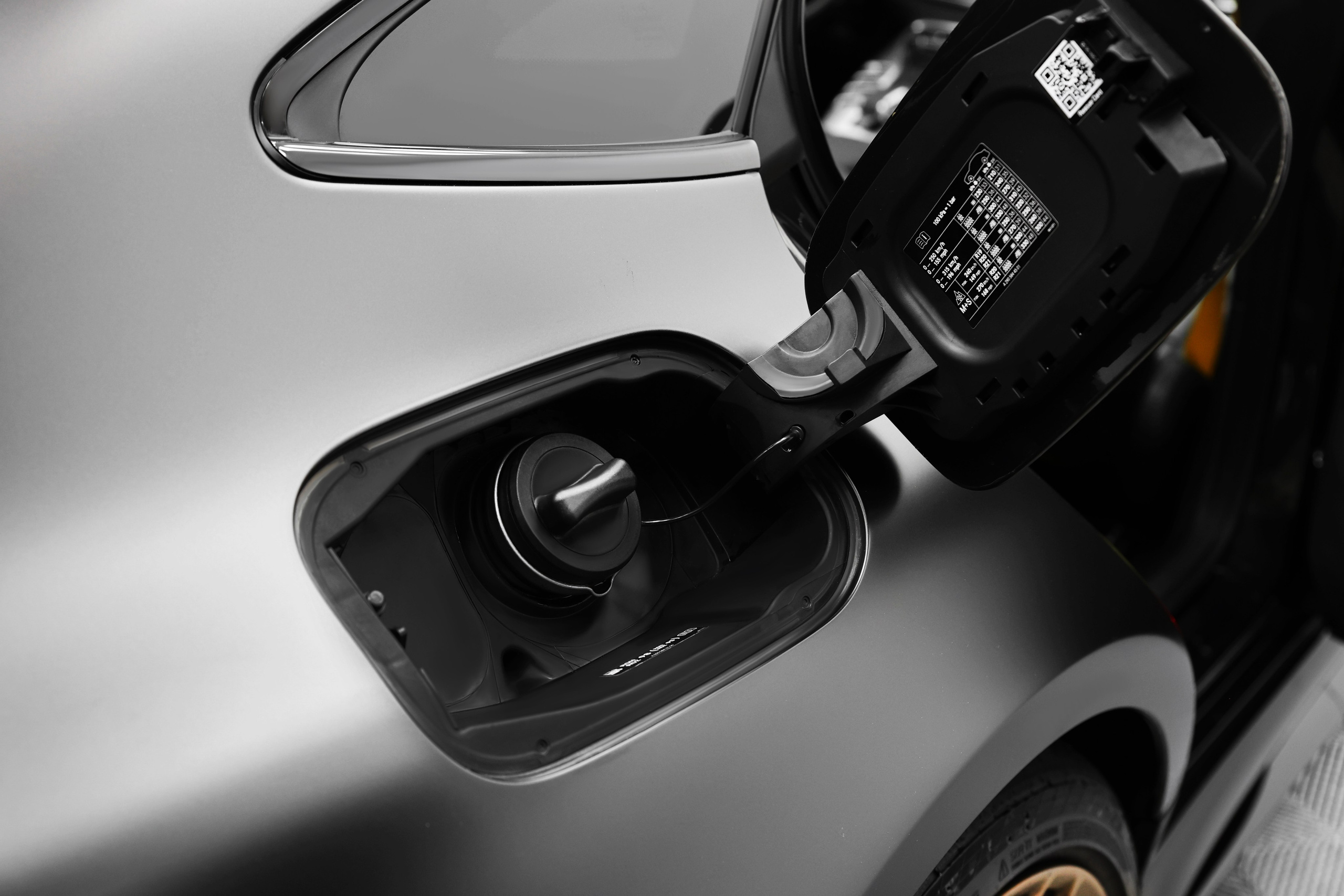 2019 MERCEDES BENZ GT63s AMG. Mixturecaptures