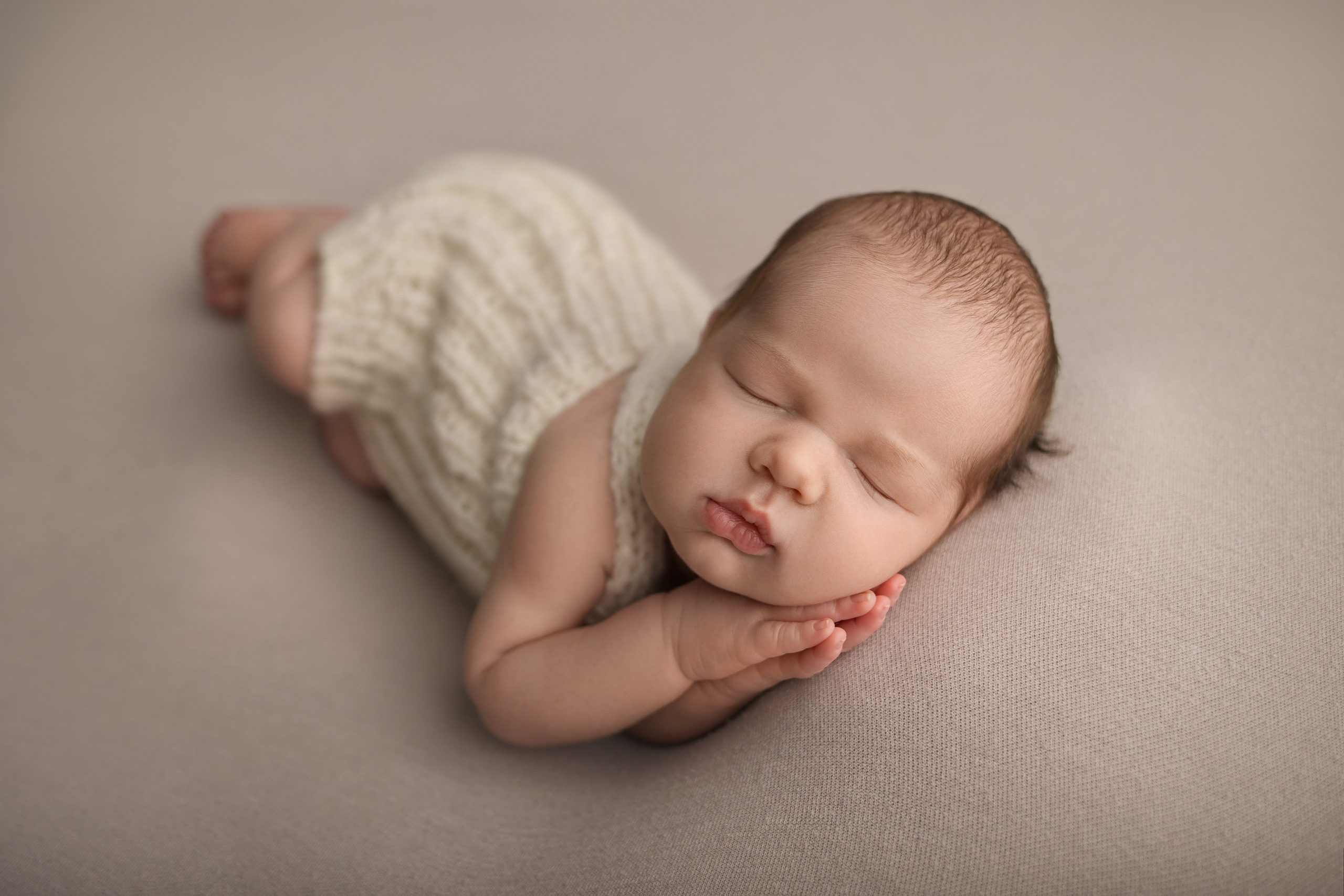 НОВОРОЖДЕННЫЕ. ФОТОГРАФ НОВОРОЖДЕННЫХ ЧЕРЕПОВЕЦ САНКТ-ПЕТЕРБУРГ