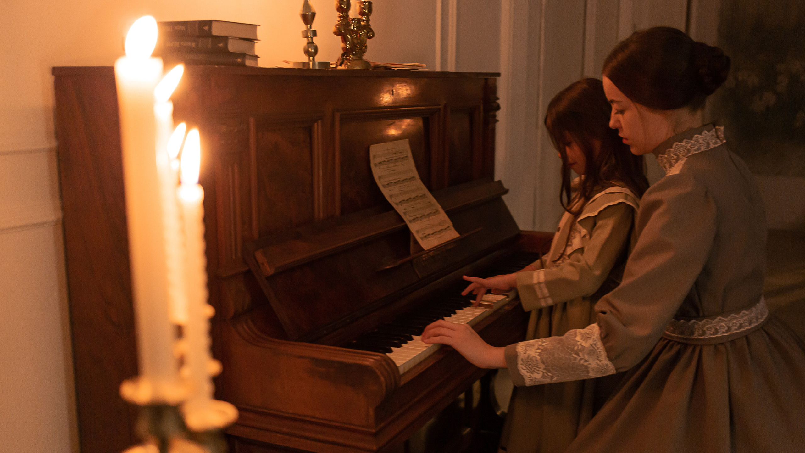 Страницы и свечи. Свадебный и портретный фотограф в Красноярске Алина Семенихина