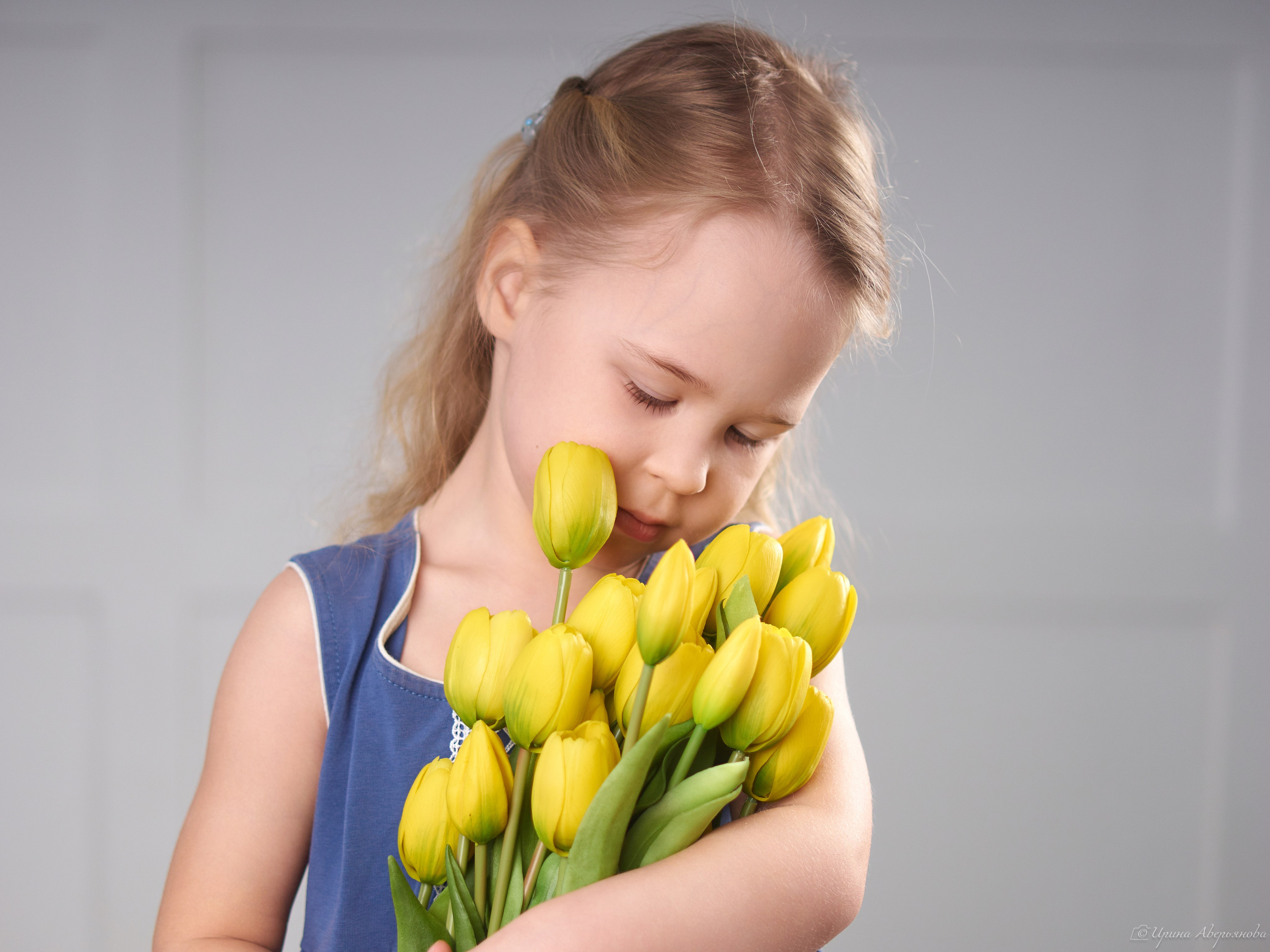 Детская фотосессия с тюльпанами. Фотограф в Ульяновске Ирина Аверьянова