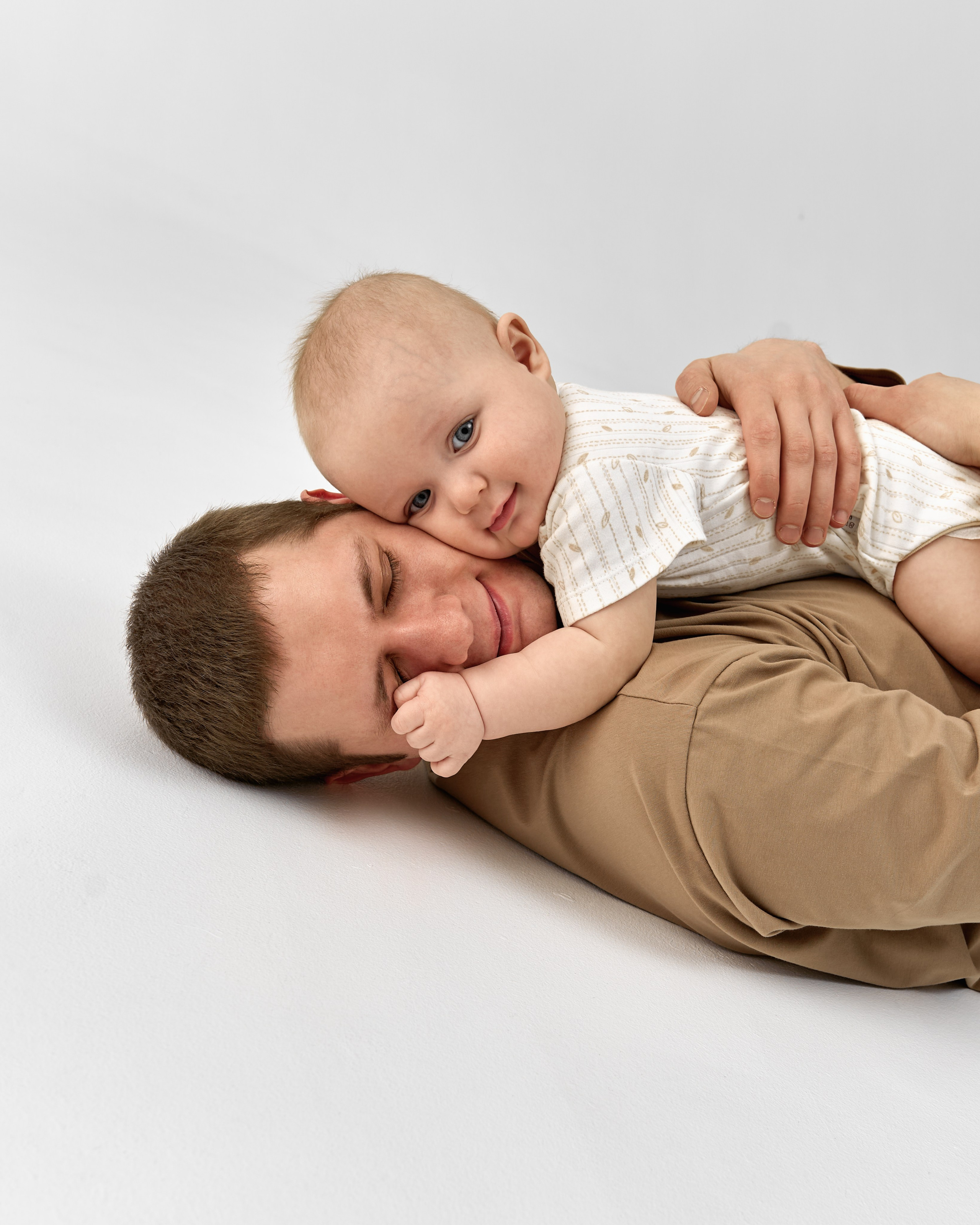 Семейная фотосьемка в стиле минимализм