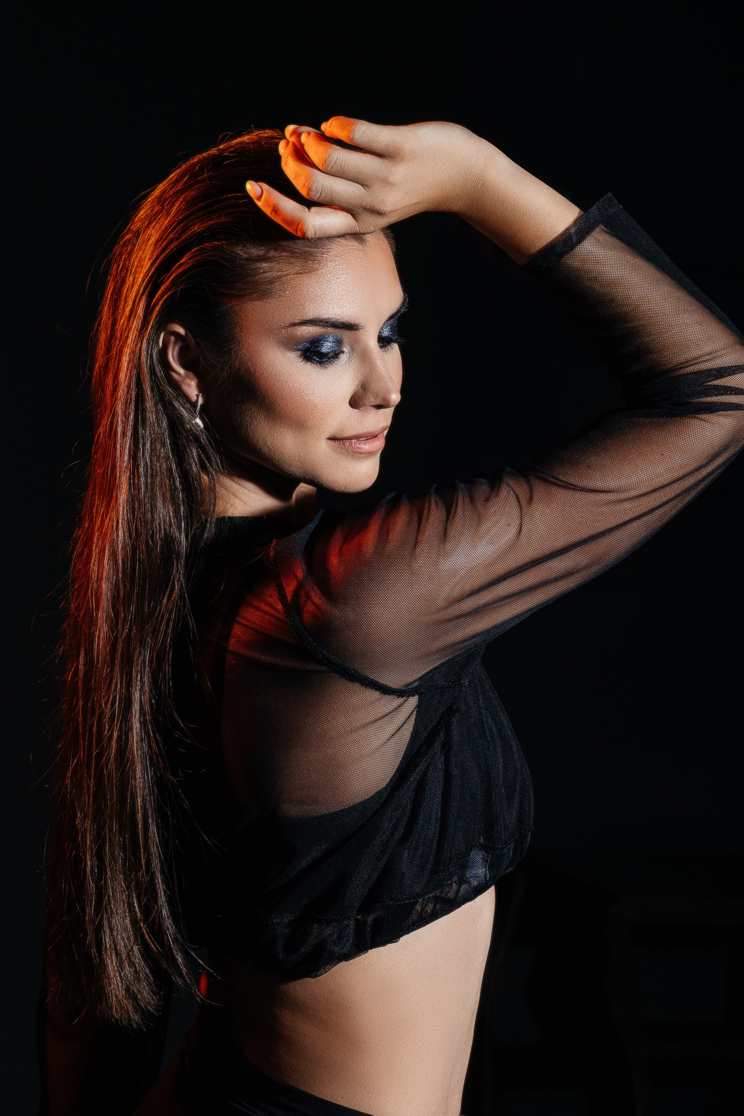 Женский портрет в низком ключе. Студийная фотосессия.фотосессия беременности с мужем. Фотосессия беременной. Фотосессия беременных в тканях. Летящая ткань для беременных на съемке. Фотограф в иркутске. Фотограф беременности в иркутске. Фотограф беременных в тканях. Женская фотосессия. Фотосессия беременности с мужем. Портрет поколение наследие семейная фотография. семейная фотосессия. семейный фотограф в иркутске