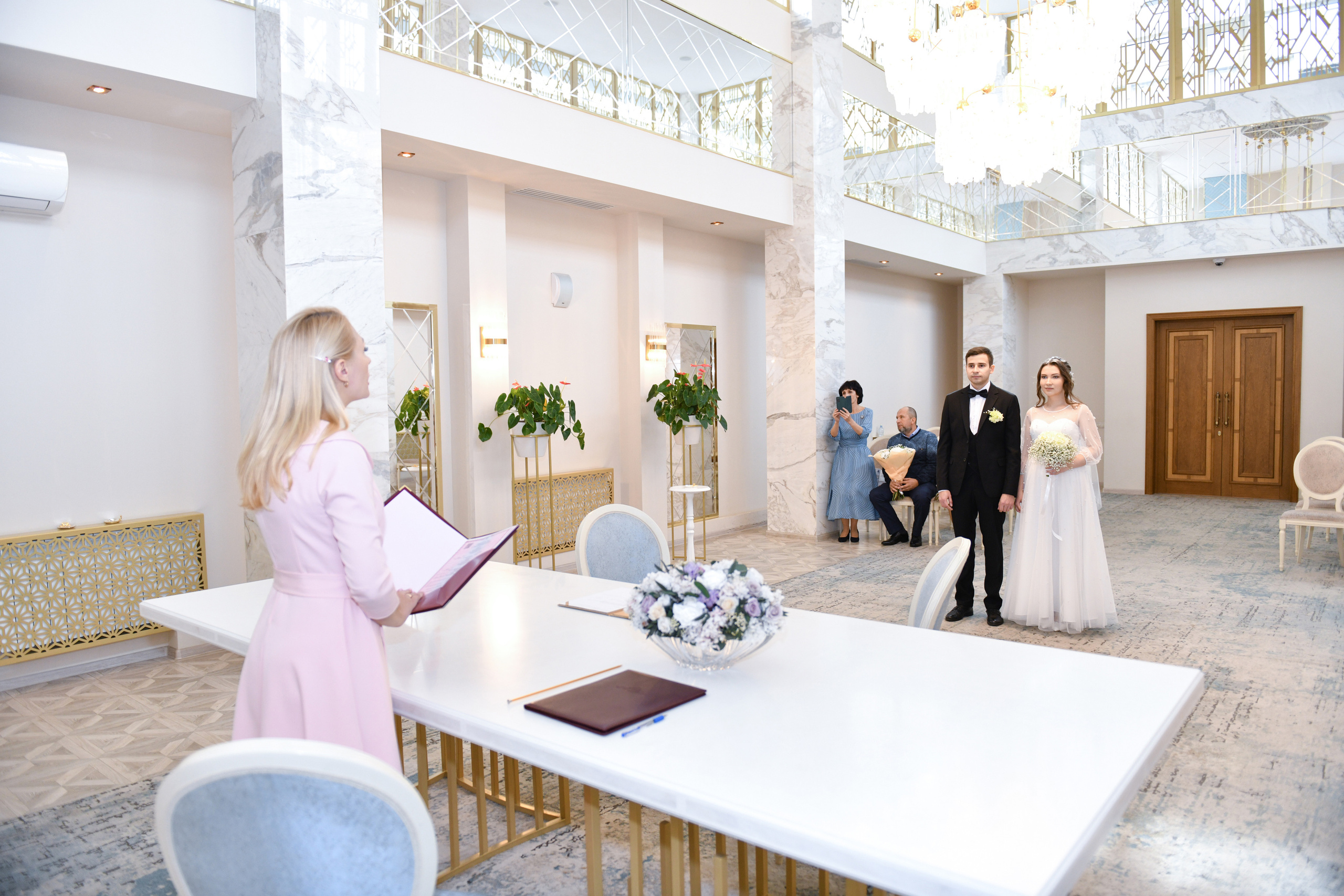 Регистрация брака Елены и Сергея. Свадебный и портретный фотограф в Москве Галина Борисова