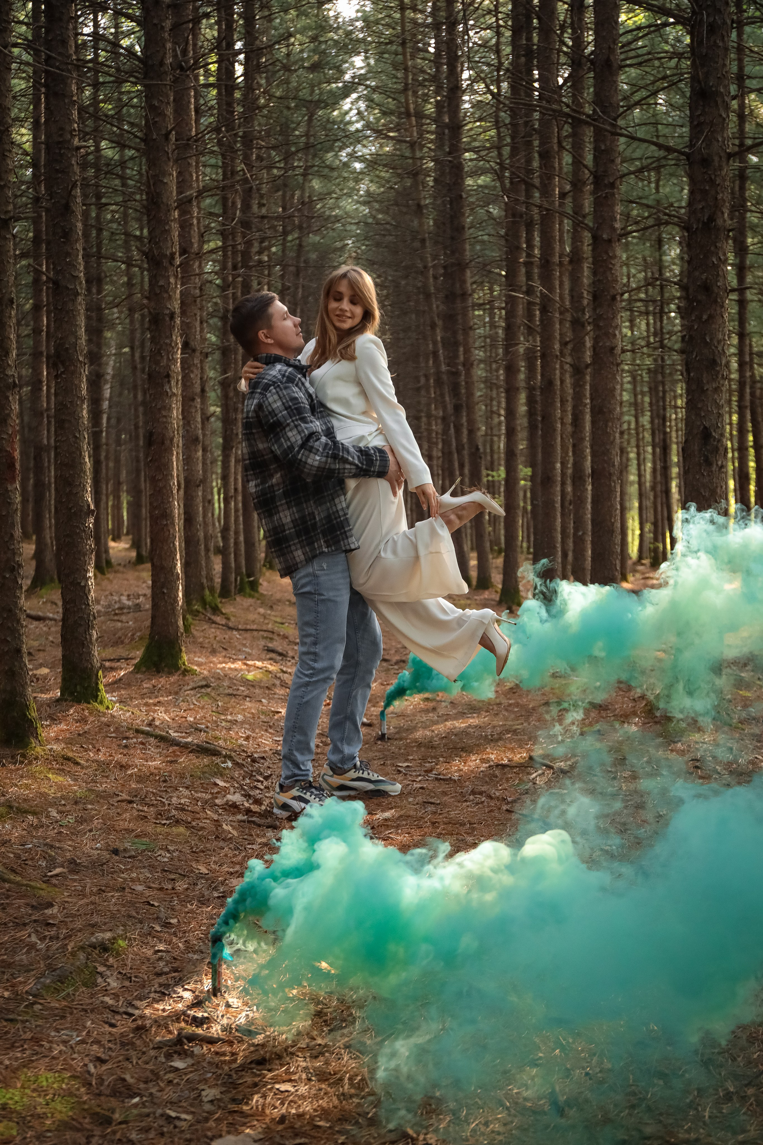 В сосновом лесу. Фотограф г. Хабаровск. Семейные и индивидуальные съёмки