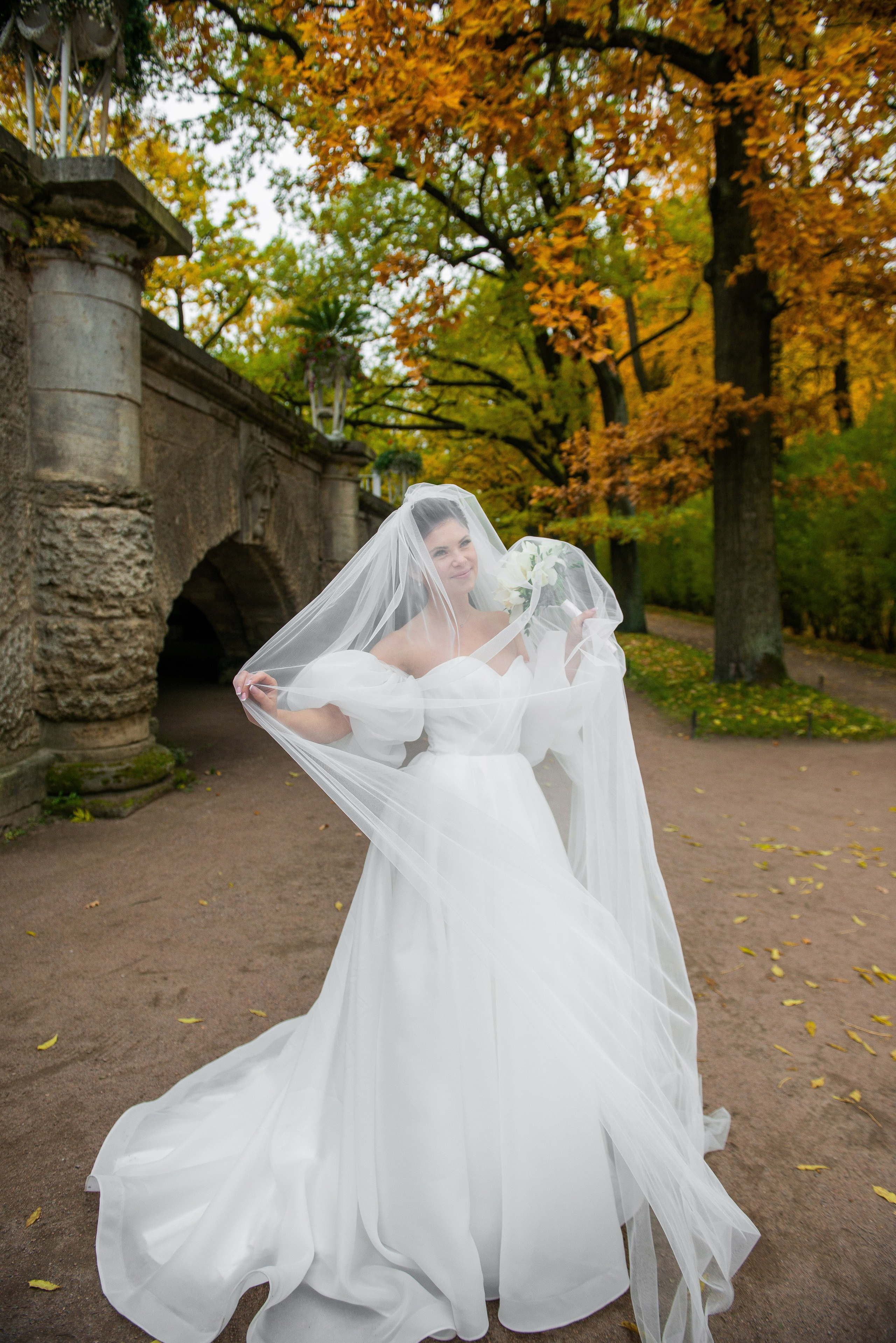 Осенняя свадебная прогулка в Екатерининском парке в Пушкине. Портретный, семейный и свадебный фотограф в Санкт-Петербурге и в Пушкине Ширяев Денис
