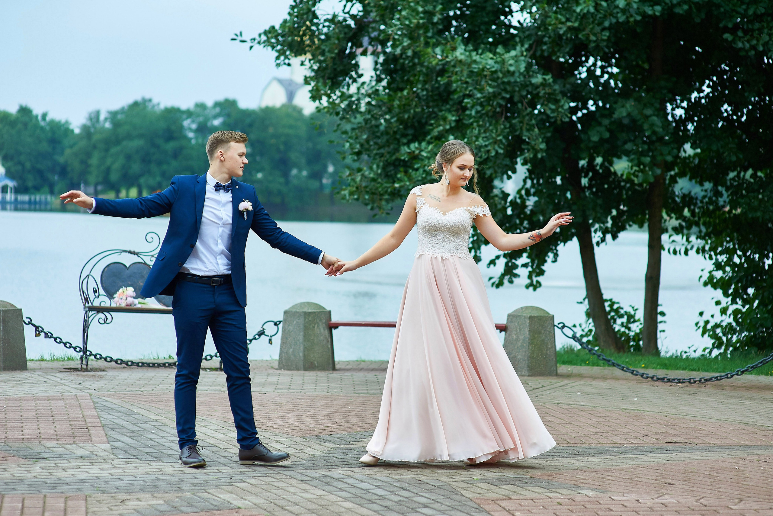Ульяна и Дмитрий (свадебная прогулка в Сестрорецке под дождем, , фотосессия в верхнем парке Петергофа). Портретный, семейный и свадебный фотограф в Санкт-Петербурге и в Пушкине Ширяев Денис