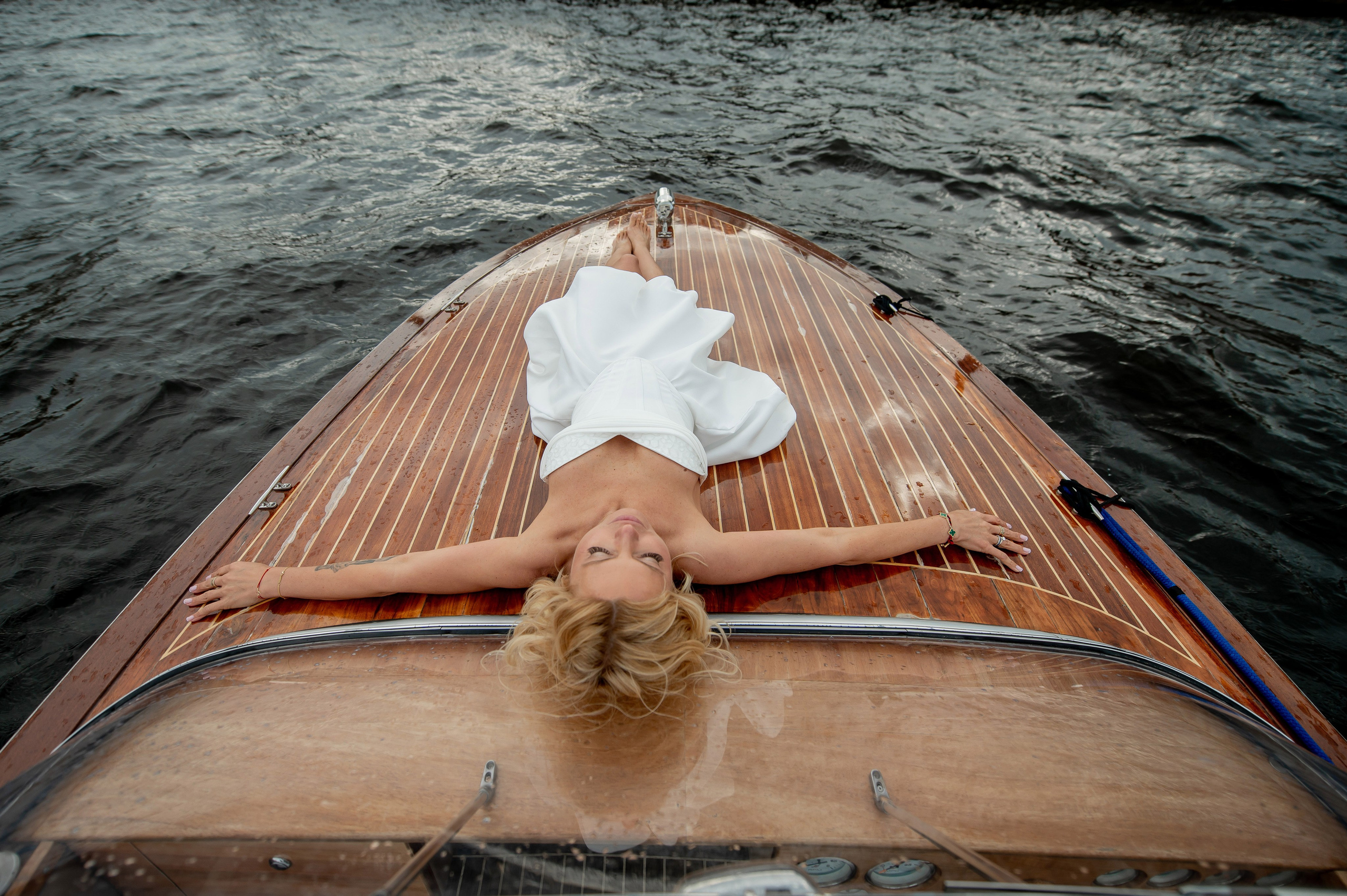 Юлия и Павел (сборы невесты, Невская ратуша, красный Buick, прогулка по рекам на катере). Портретный, семейный и свадебный фотограф в Санкт-Петербурге и в Пушкине Ширяев Денис