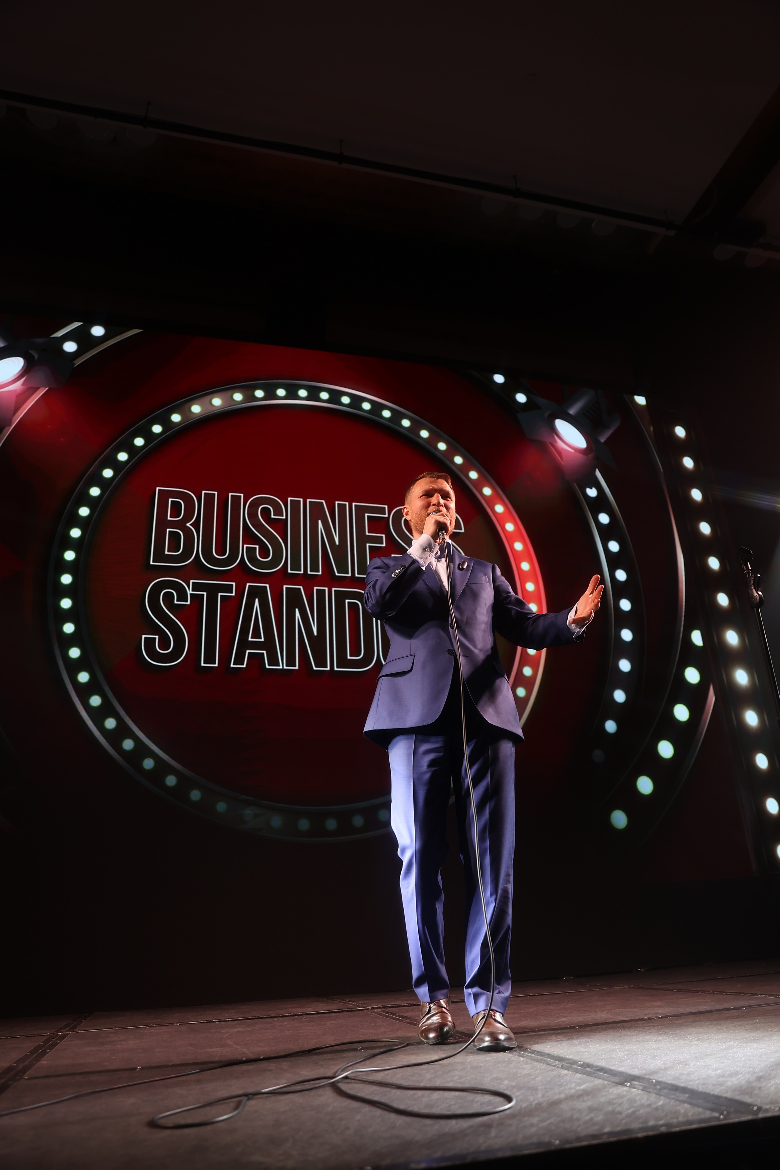 Оскар Хартманн. Business standup тур. Александра, репортажный и событийный фотограф