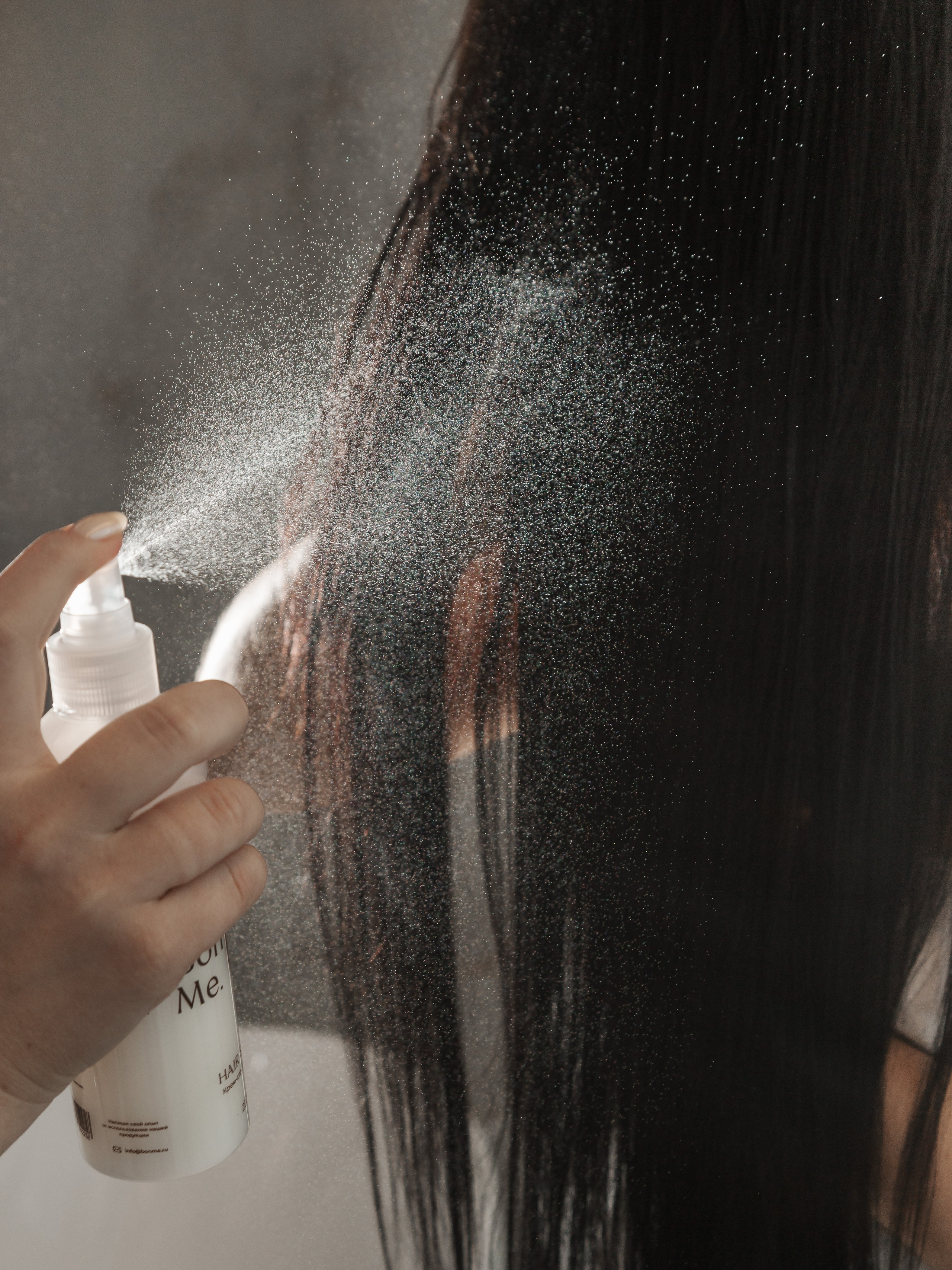 Съемка спрея для волос с моделями для WB