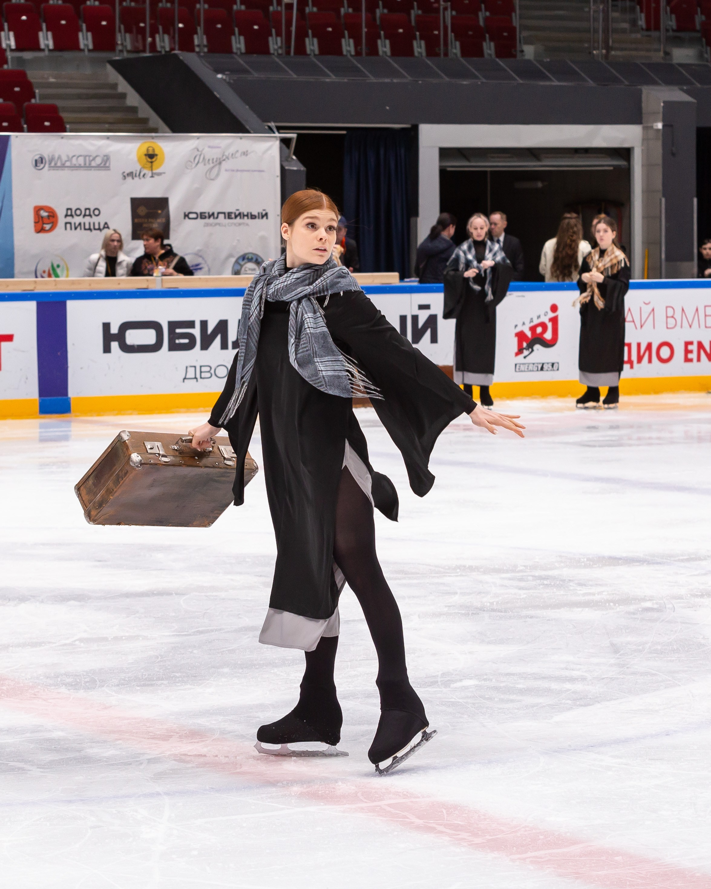 VII Ежегодный фестиваль массовых танцев на льду и фигурного катания «Петровский лёд» Санкт-Петербург 2024. Репортажный фотограф в Москве