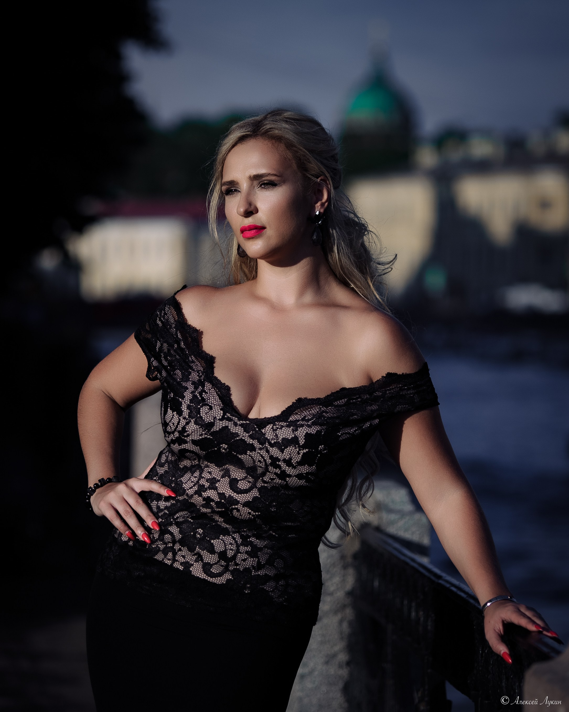 Фотосессия в СПб Фотограф Алексей Лукин | Портрет | Идеи и Позы |Фотостудия | Портретная Фотосессия в студии | Семейная фотосъёмка | Ретушь. Фотограф Алексей Лукин. Свадьба, мероприятие, корпоратив, юбилей, фотосессия, портрет. Фотосъёмка в Санкт-Петербурге. Ретушь фотографий