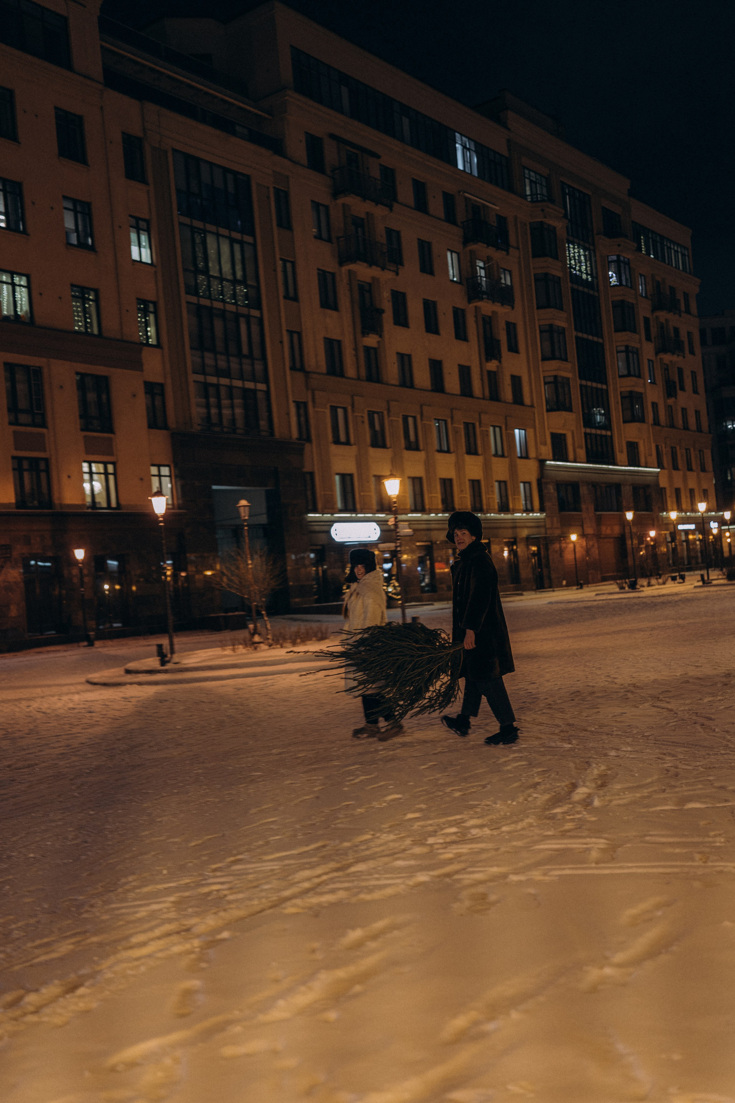 НОВОГОДНЯЯ ПРОГУЛКА ПАРЫ ПО ЧЕРНЫШЕВСКОЙ ПЕРЕД НОВЫМ ГОДОМ. Профессиональный фотограф, Санкт-Петербург — Виктория Богомолова