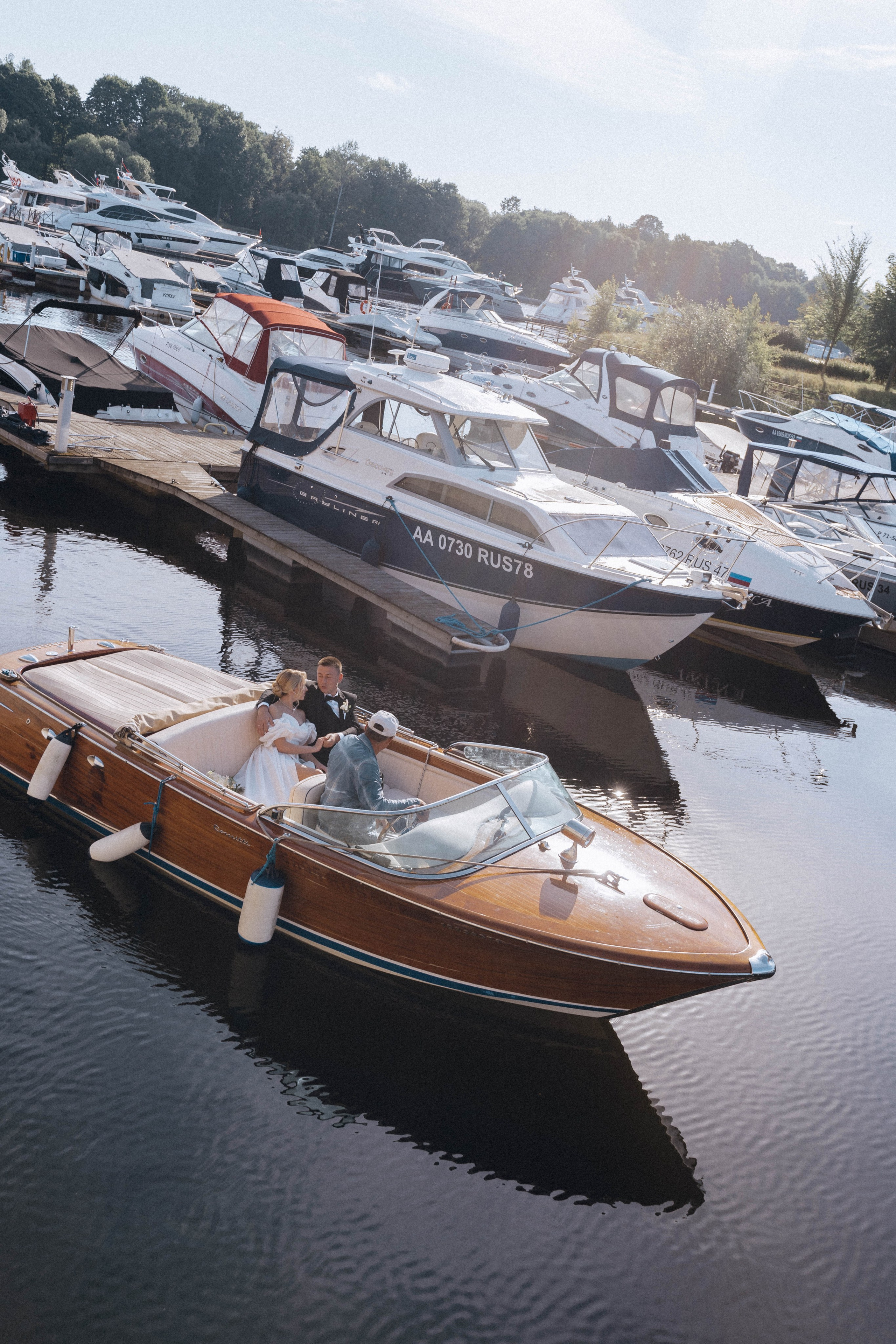 СВАДЕНБНАЯ СЬЕМКА НА КАТЕРЕ ПО КАНАЛАМ САНКТ-ПЕТЕРБУРГА И В АКВАТОРИИ НЕВЫ. Профессиональный фотограф, Санкт-Петербург — Виктория Богомолова