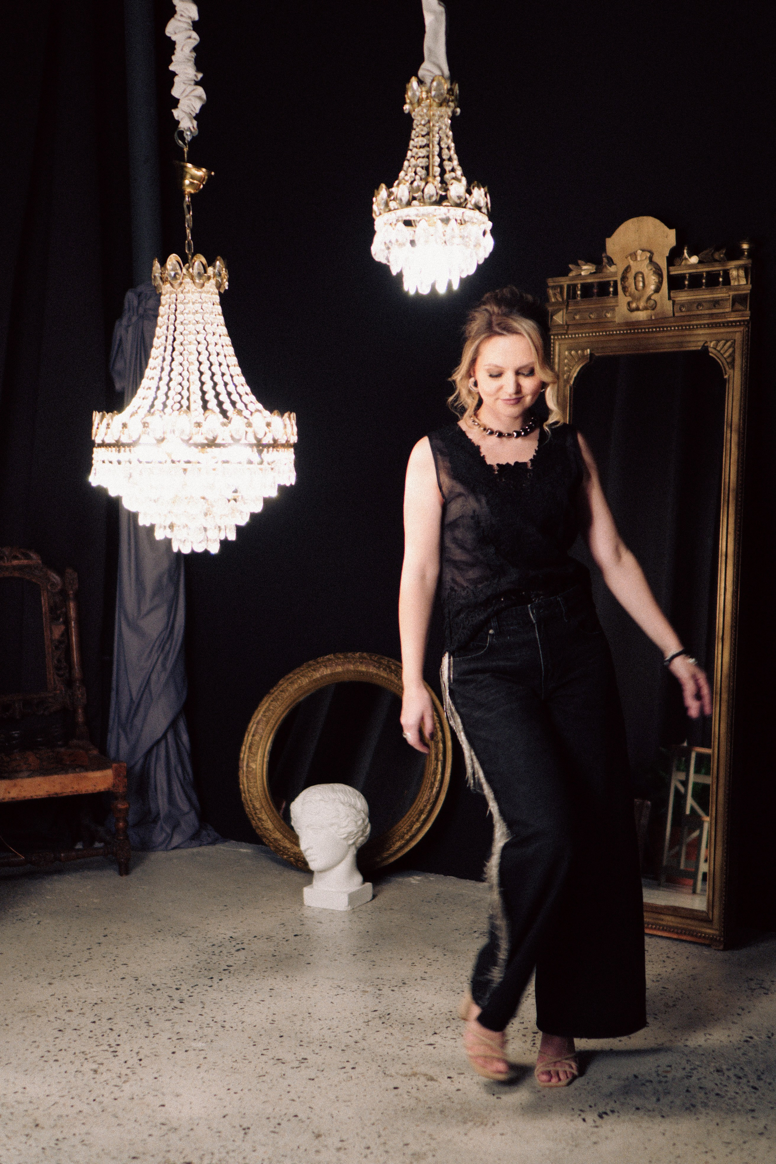 НОВОГОДНЯЯ ФОТОСЕСИИЯ В СТУДИИ ДЛЯ ДЕВУШКИ И ПРОГУЛКА ПО ЧЕРНЫШЕВСКОЙ. Профессиональный фотограф, Санкт-Петербург — Виктория Богомолова