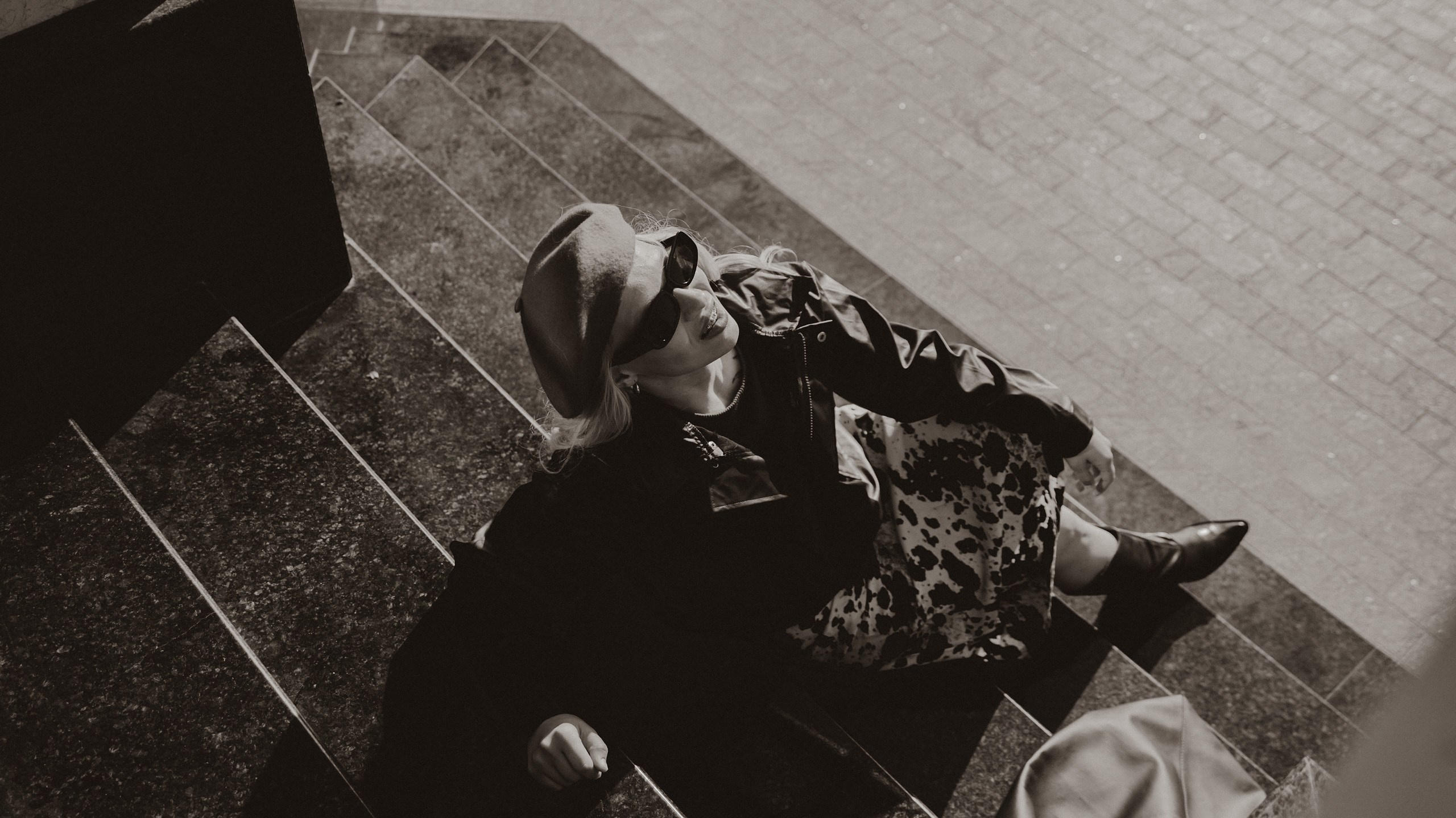 В моменте городской съемки. Фотограф и Видеограф Анапа, Новороссийск, Краснодар. Алина и Женя