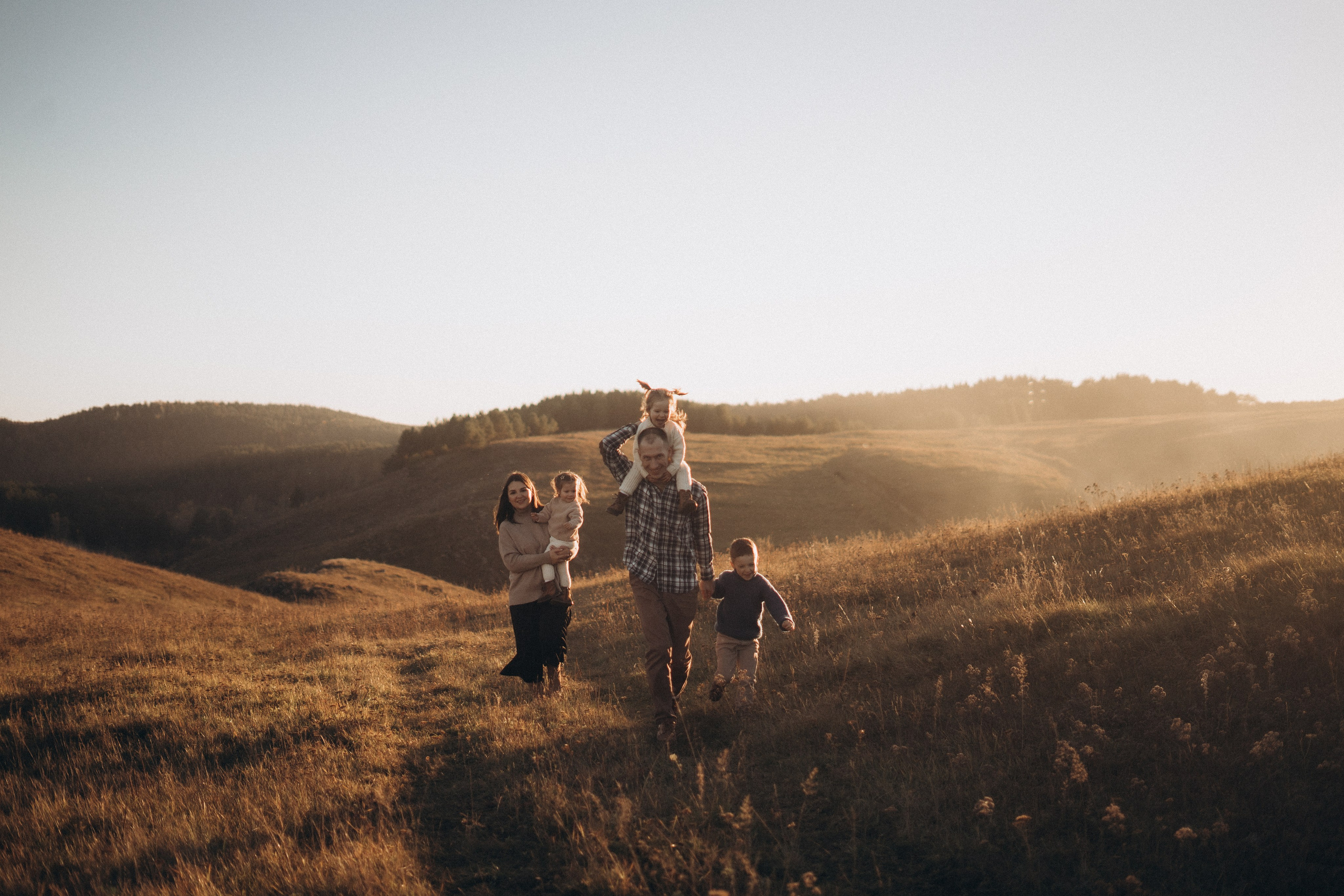 Алексей, Мария, Миша, Лиза и Соня. Главная
