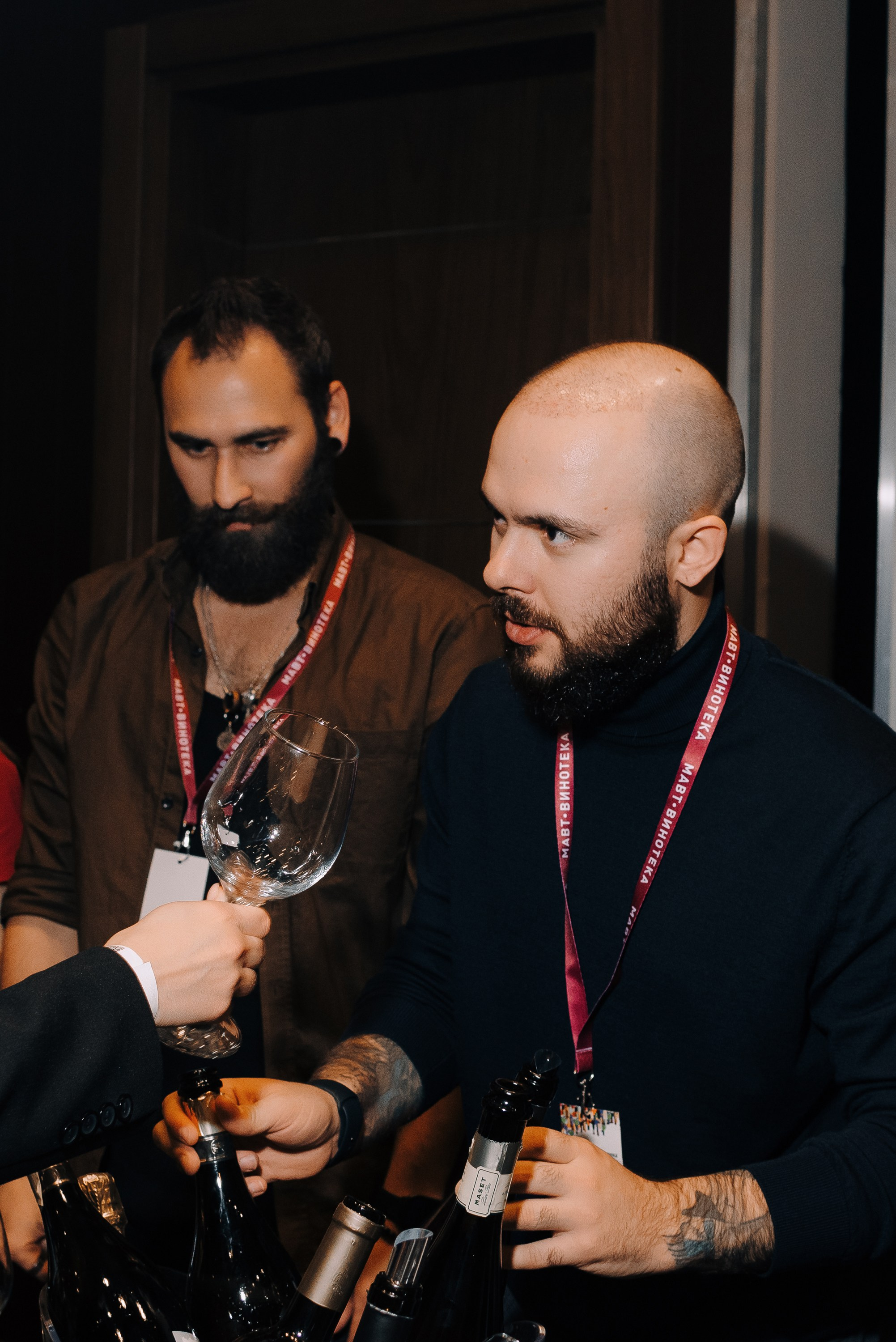 ФЕСТИВАЛЬ ВИНА И КРЕПКИХ НАПИТКОВ МАВТ-ВИНОТЕКА. Репортажный фотограф Зуев Роман г. Челябинск