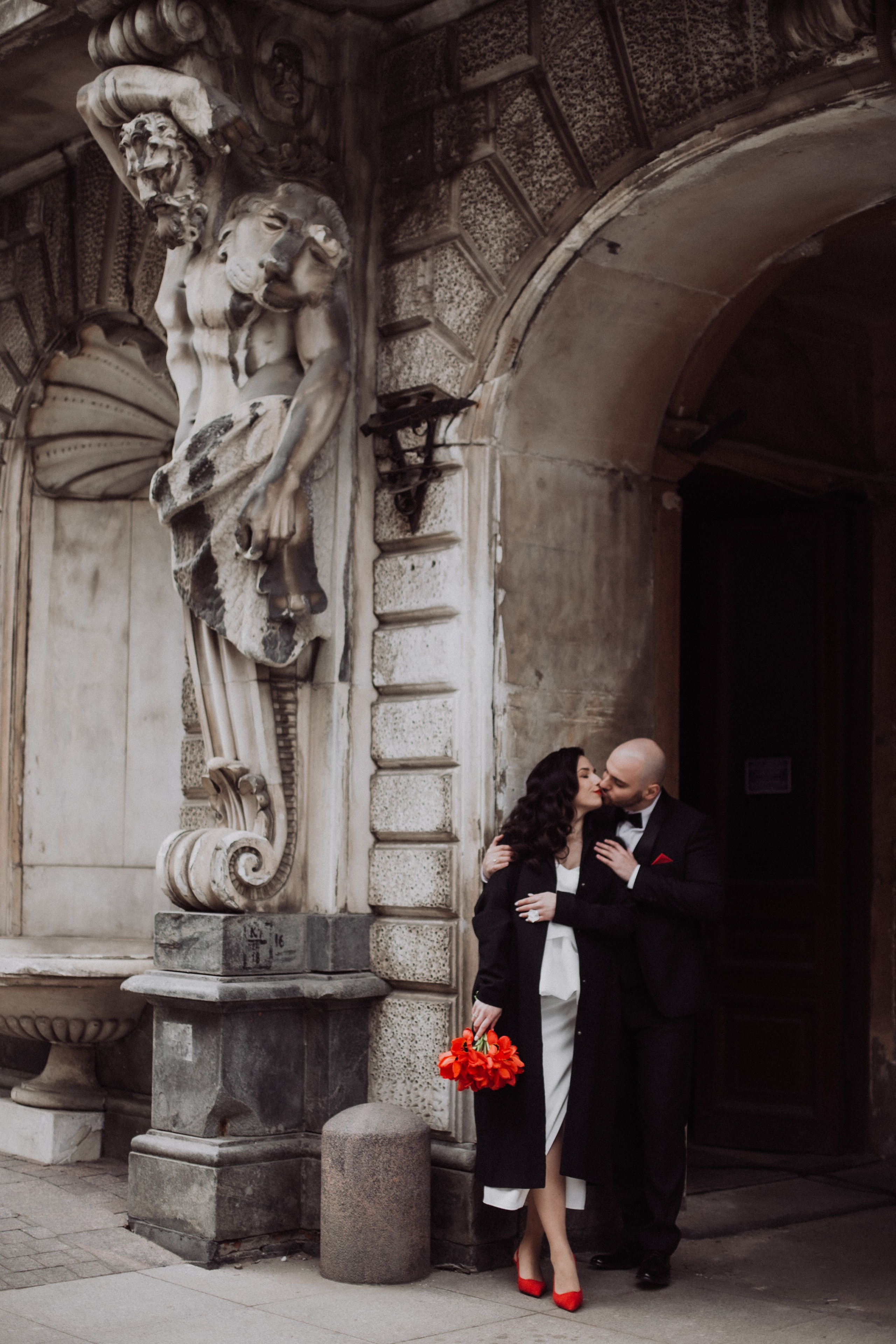 свадьба с красным акцентом идеи для свадебной фотосессии первый загс загс на английской набережной красный цвет акцентная свадьба камерная свадьба только вдвоем любовь счастье в глазах портретная фотография моменты жизни особняк демидова фотограф никитенко анастасия artsnastas 