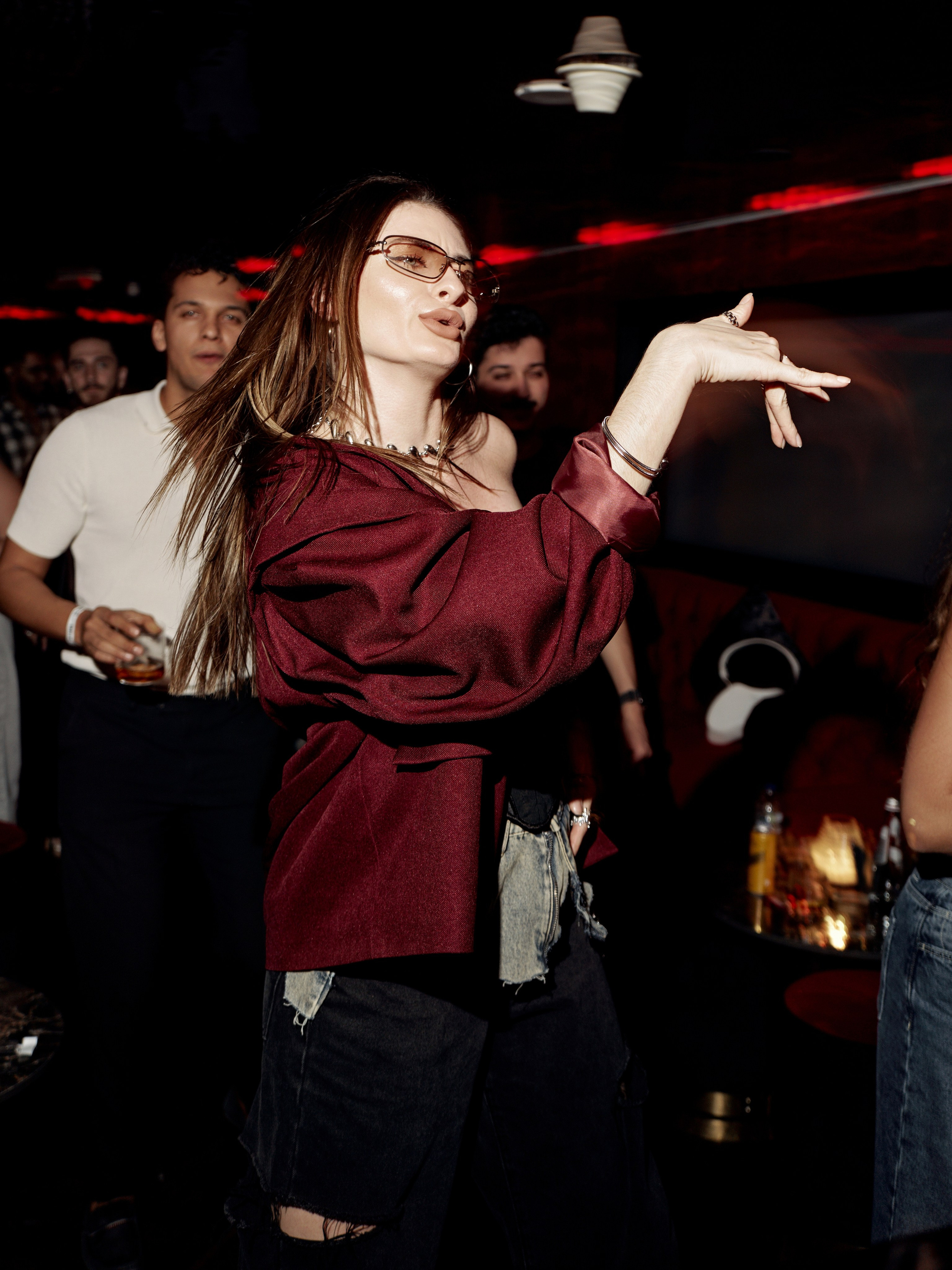 CLUB. NOIZOMAX Художественный фотограф в Дубай