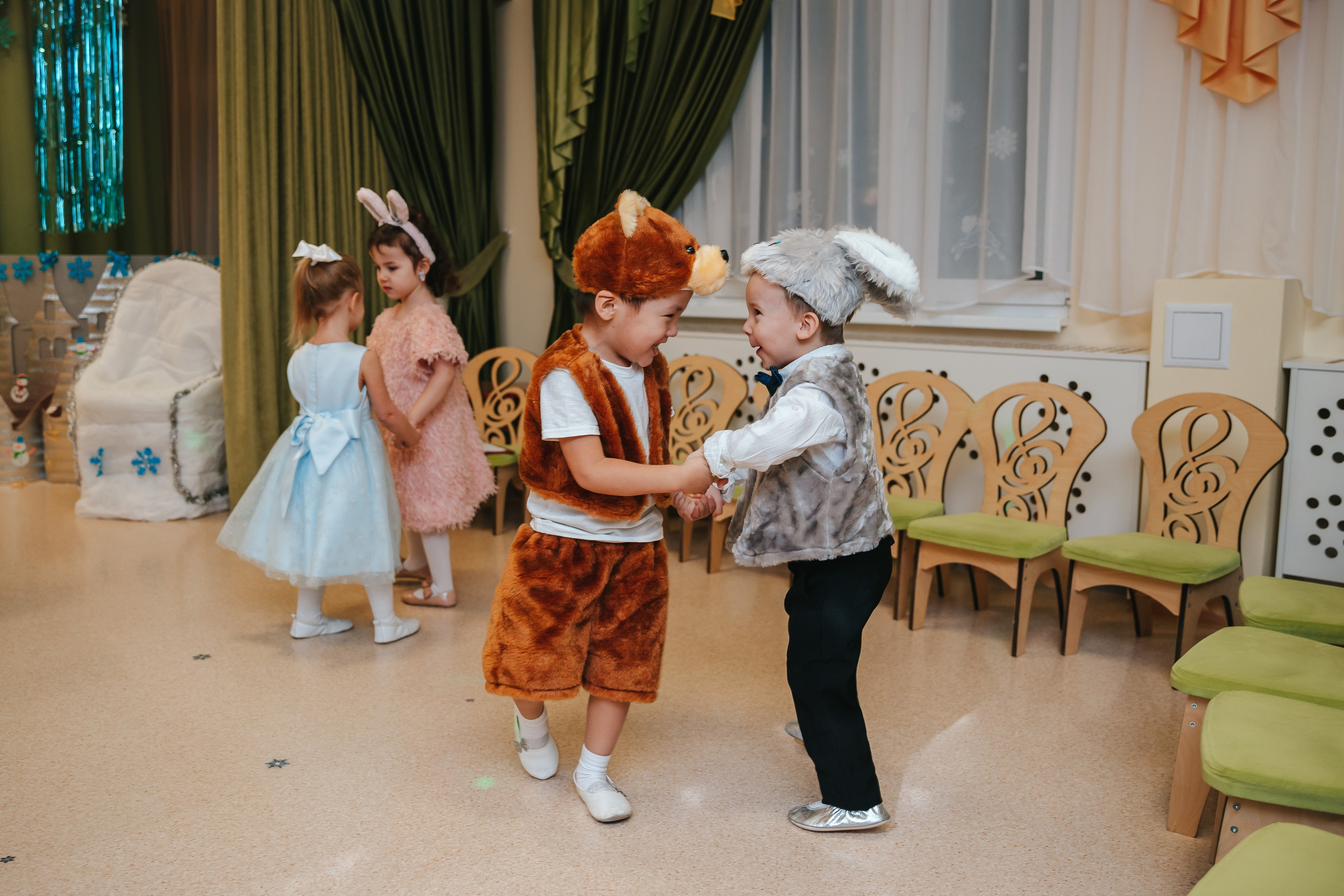 Новогодний утренник в младшей группе. Семейный lifestyle фотограф в Санкт-Петербурге Людмила Пахомова