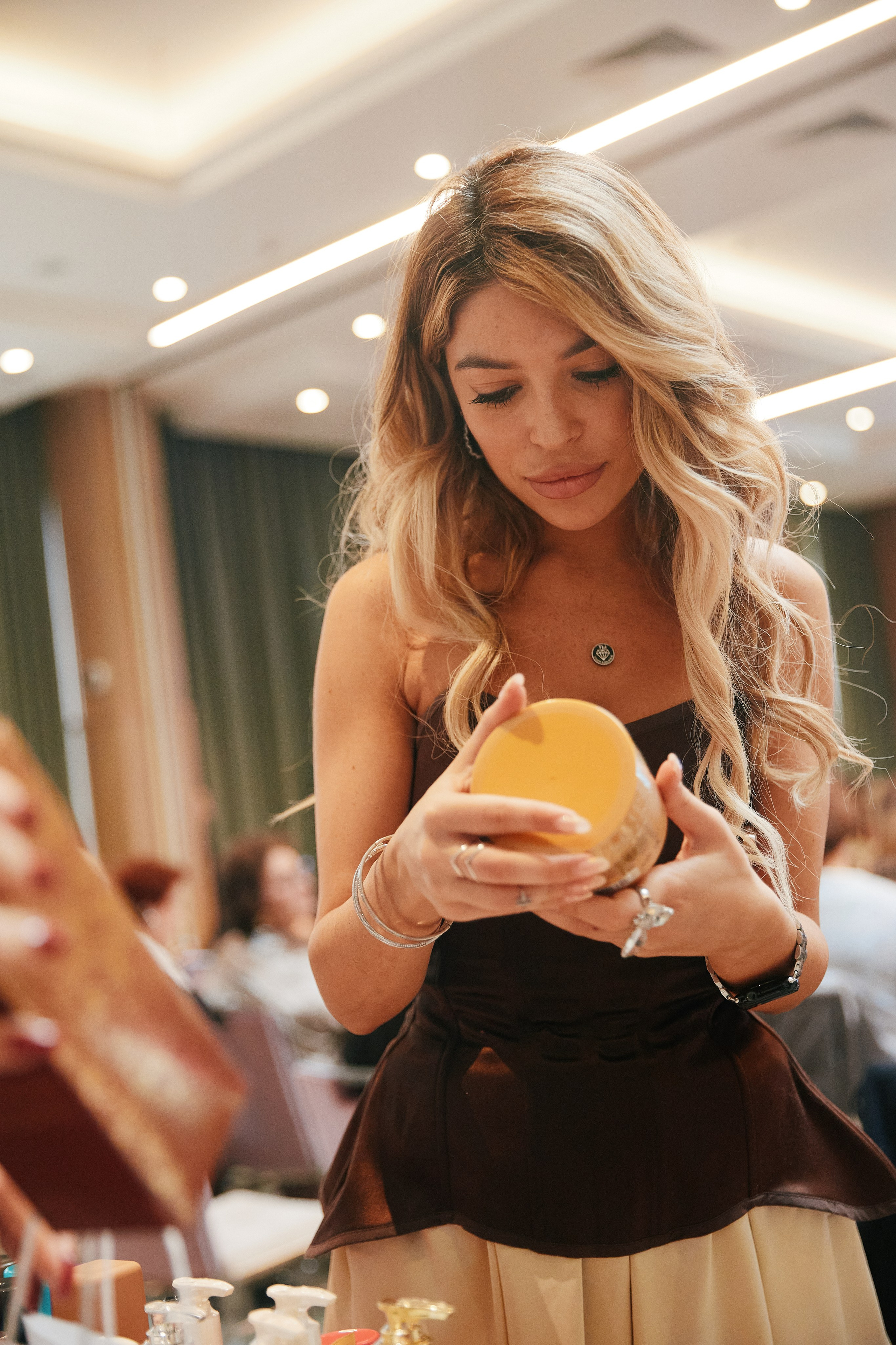 Современная женщина в Hilton 26.10. Свадебный репортажный фотограф краснодар максим дремов дрёмов фотосессия студия цена