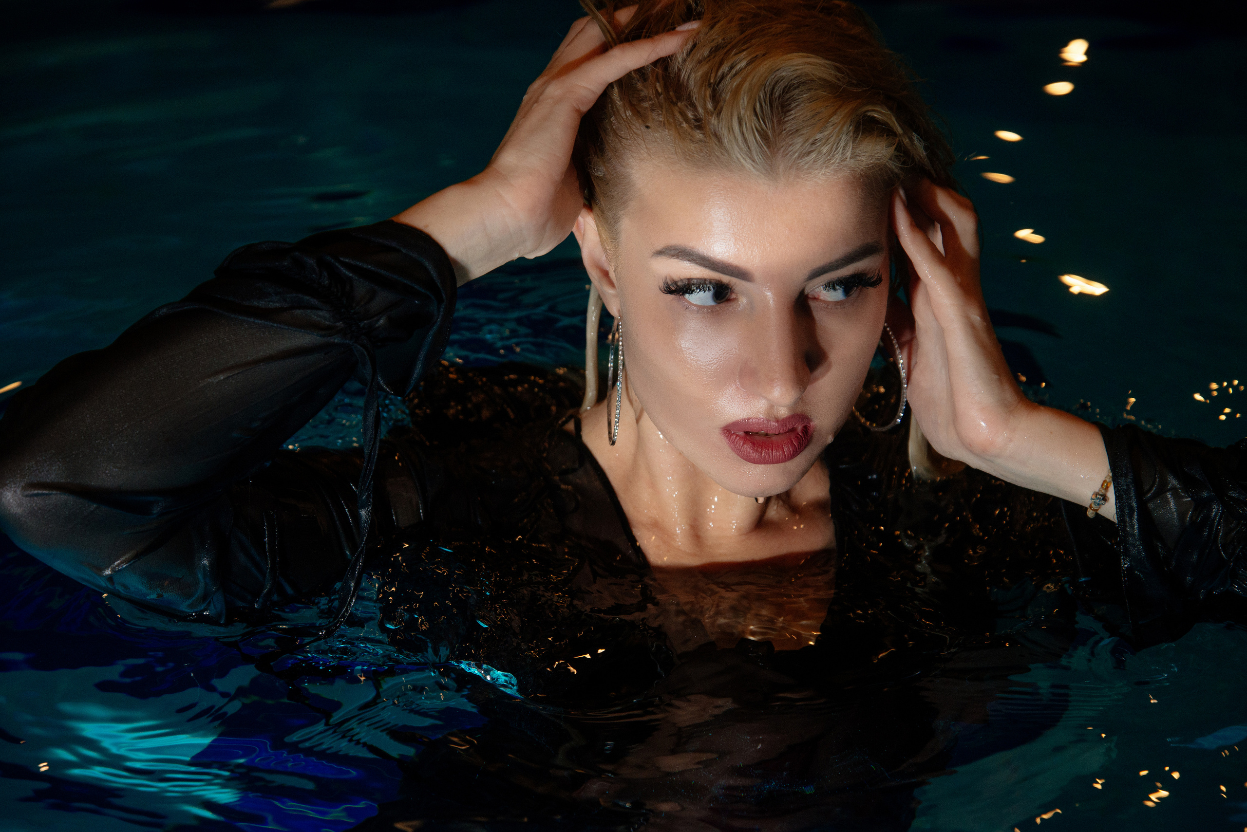 Карина В бассейне. Фотограф Анна Бахман