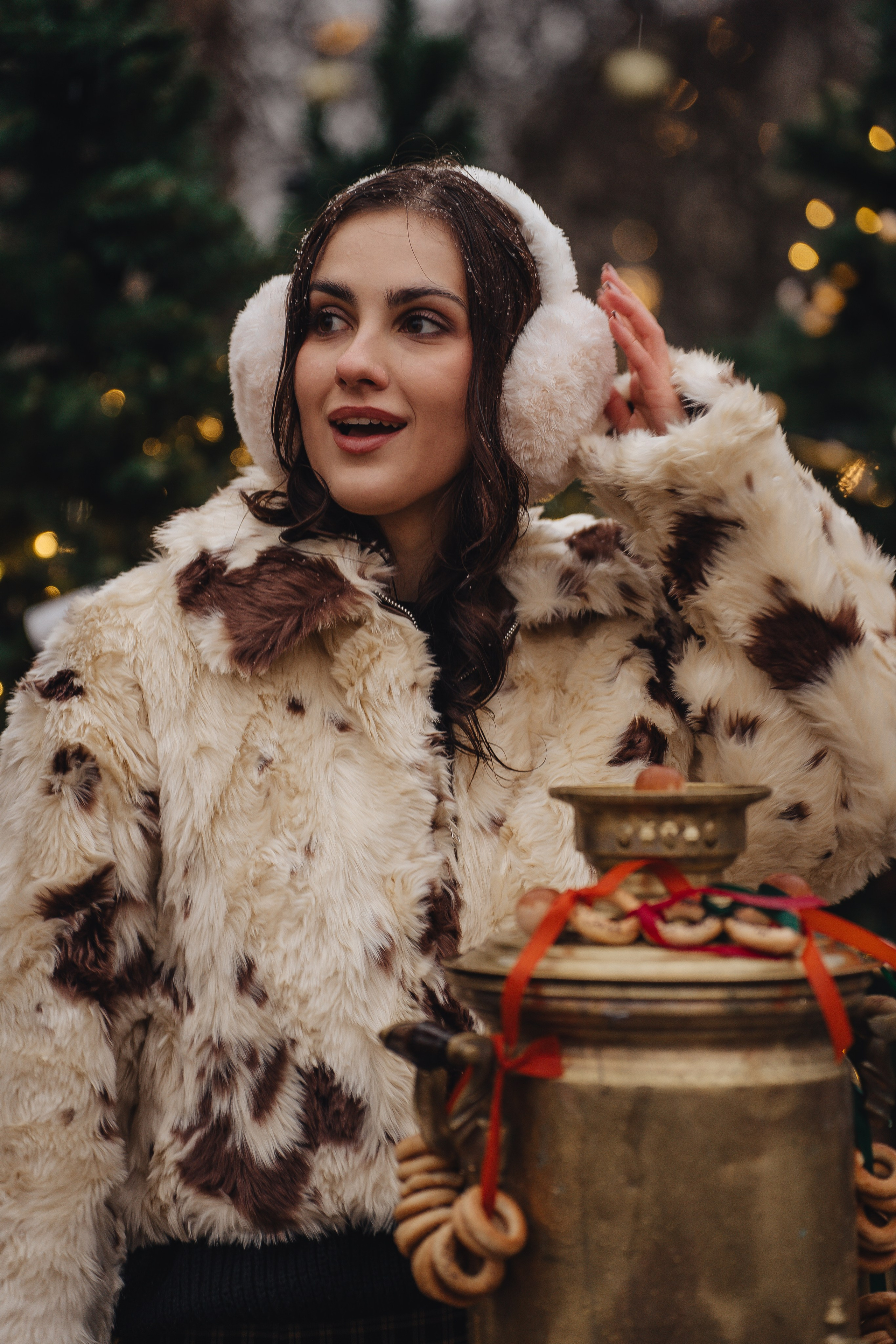 ПРОГУЛКА НА МАНЕЖНОЙ ПЛОЩАДИ ДЛЯ ДЕВУШКИ ПЕРЕД НОВЫМ ГОДОМ (НОВОГОДНЯЯ ФОТОСЕССИИЯ НА МАНЕЖНОЙ ПЛОЩАДИ). Профессиональный фотограф, Санкт-Петербург — Виктория Богомолова