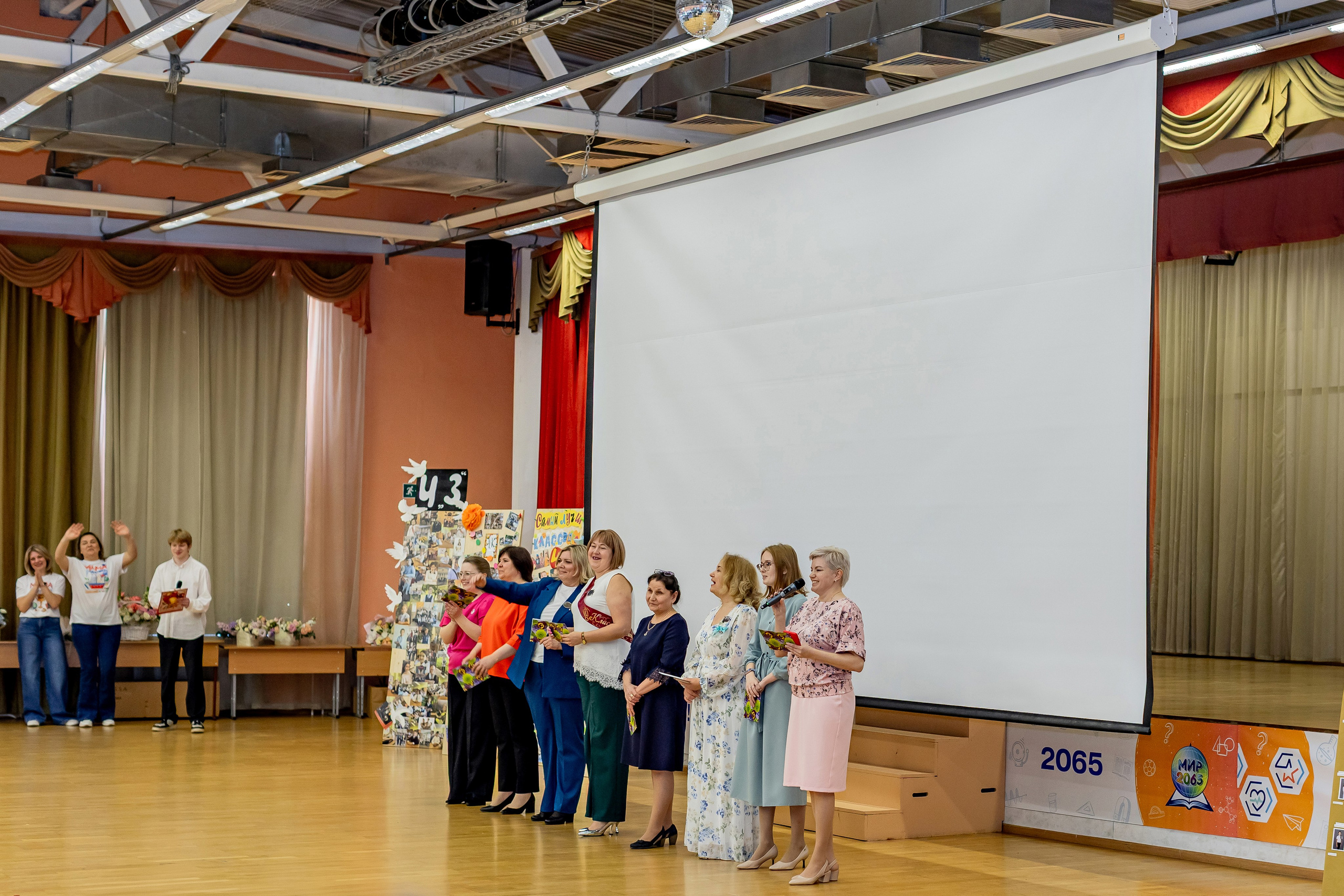 Выпускной праздник в начальной школе. Фотограф и видеограф Москва. Свадебный фотограф, видеограф. Выпускные альбомы. Оживающие альбомы