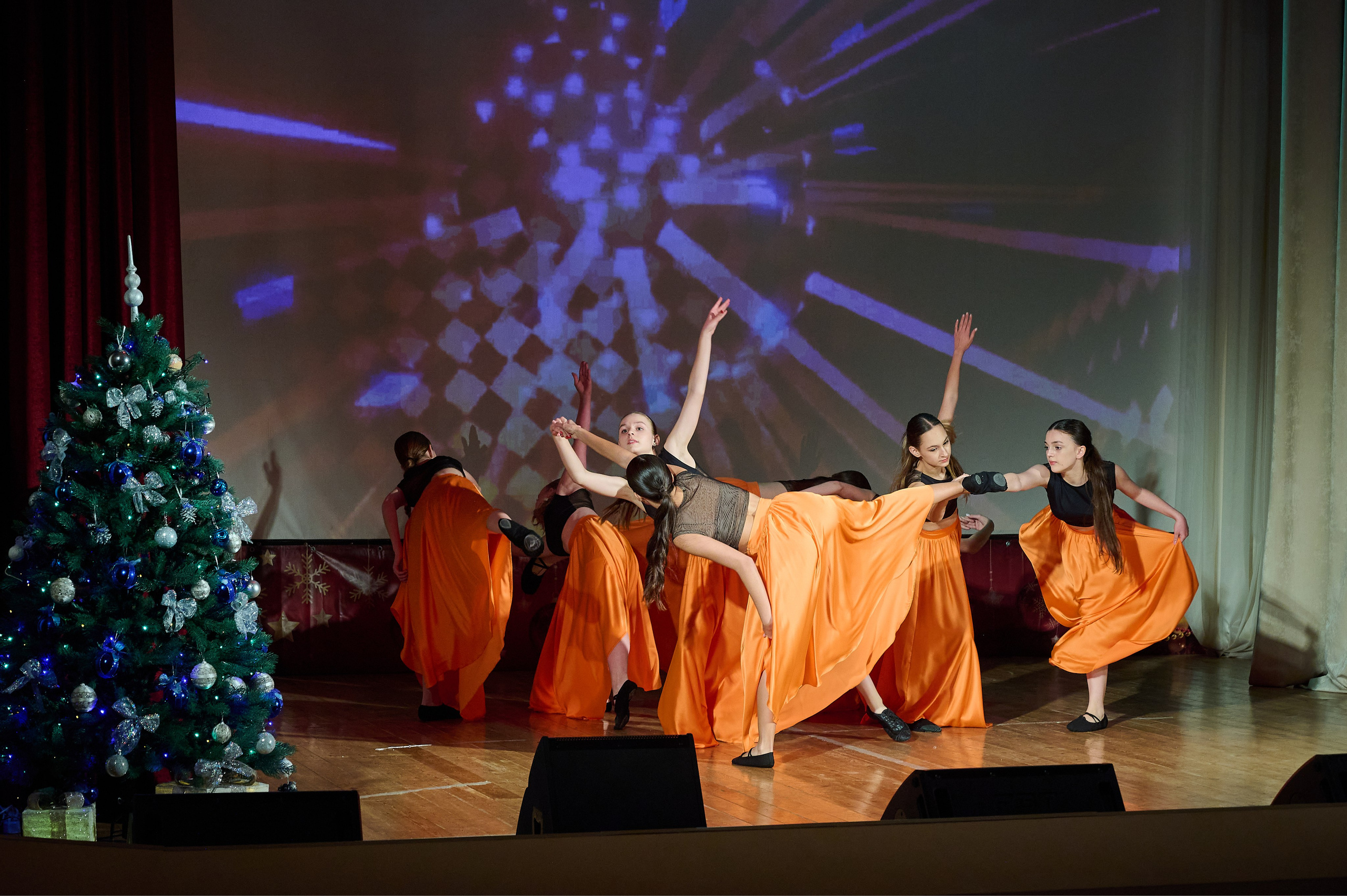 Концерт НГ В ДК. Жизнь курорта Кабардинка в фотографиях