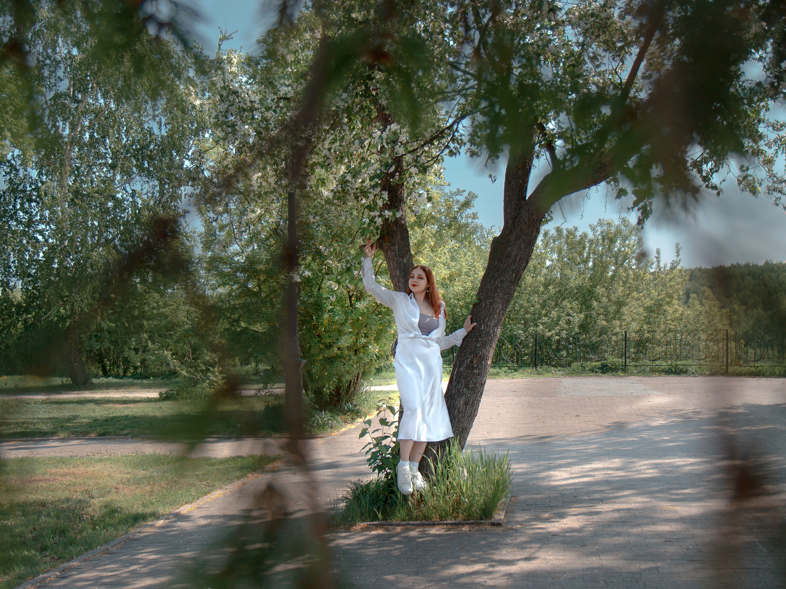 Яблони в саду. Арт-фотограф Крис Л. в Тобольске: портрет, семейные, свадьбы