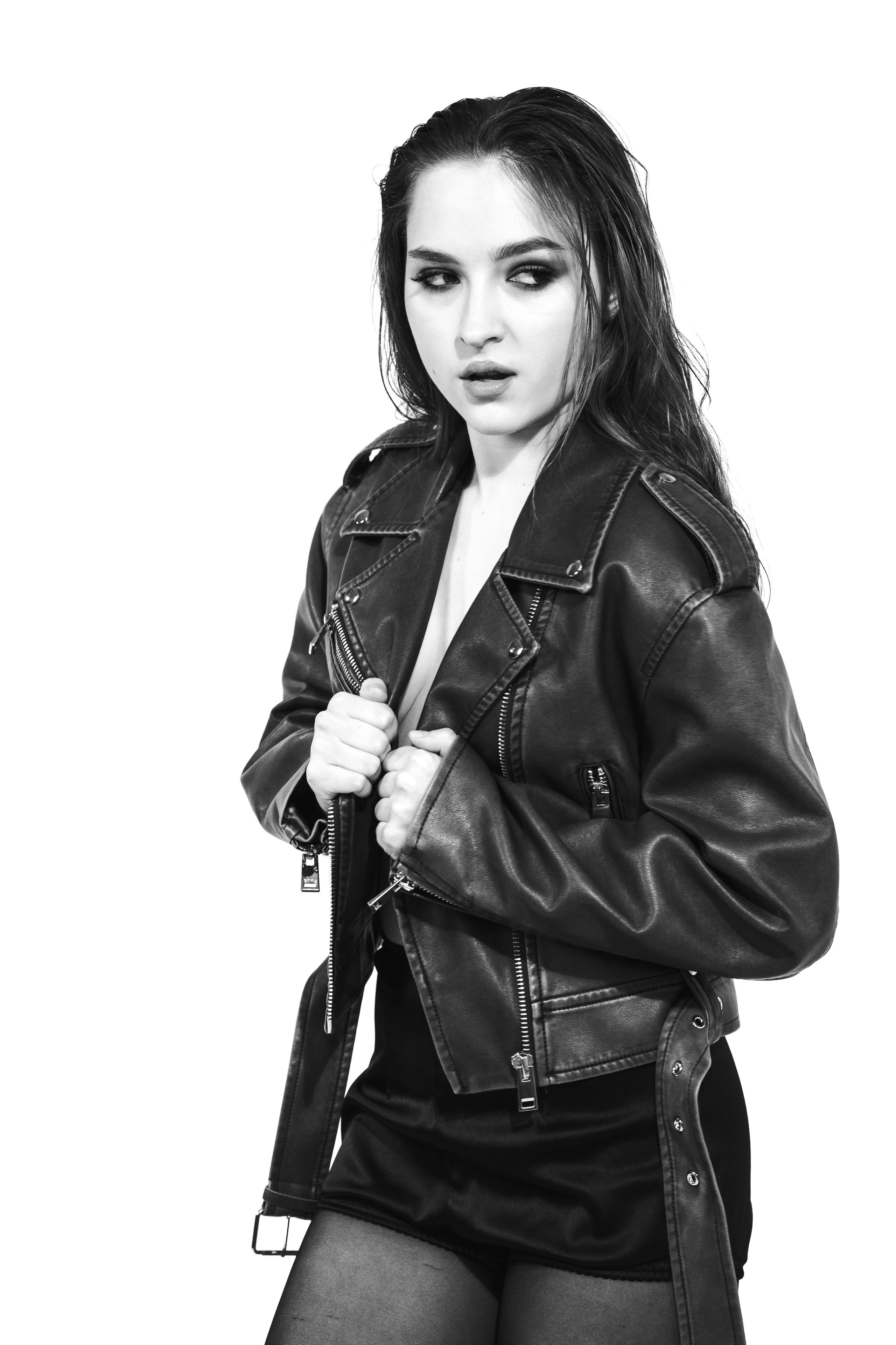 Анфиса в кожаной куртке. Фото и видео съёмка в Москве и МО Александр Чапала и Трояк Алеся