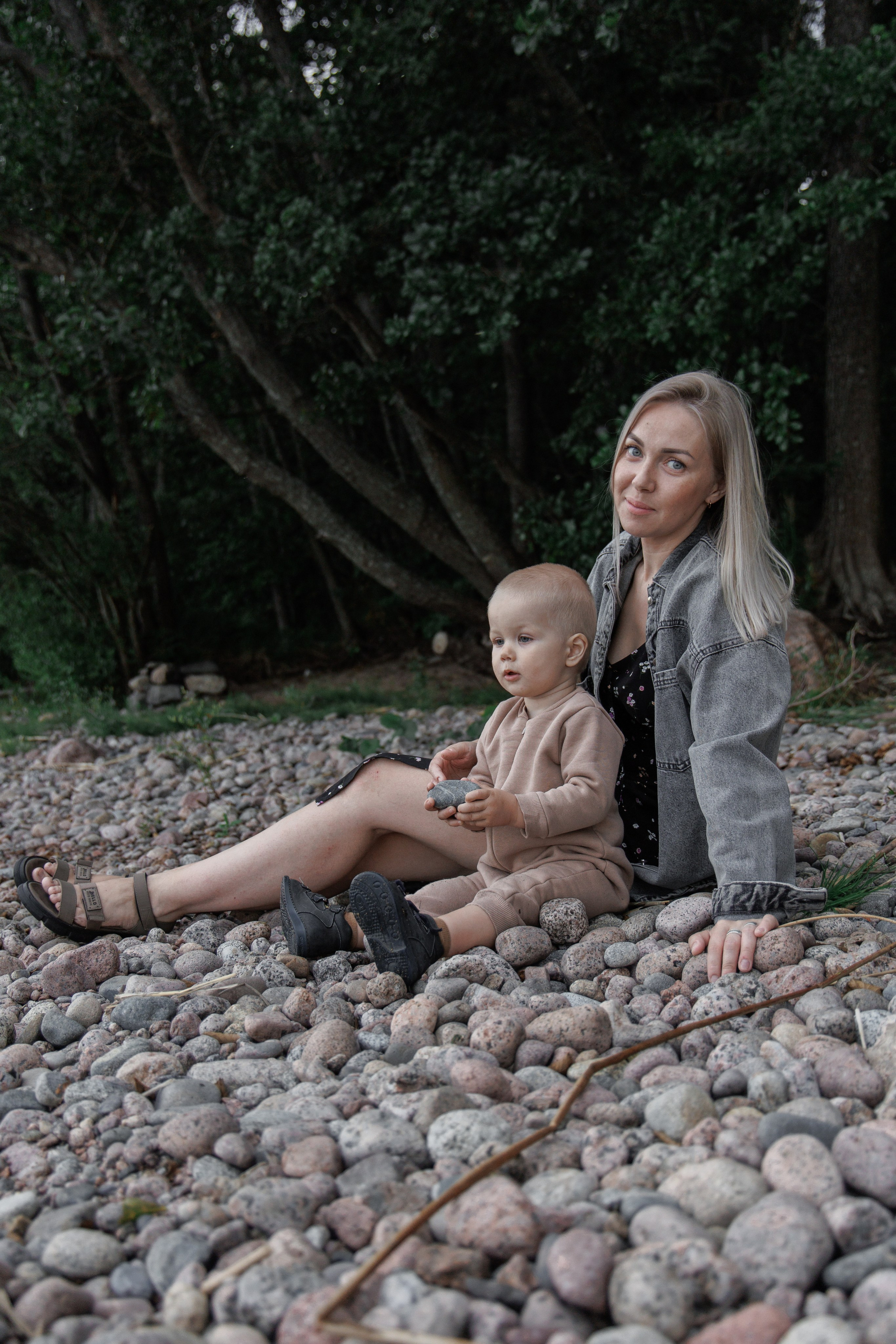 Тоня и Ванечка на берегу Финского залива. Фотограф в Санкт-Петербурге Аня Григорьева ♡