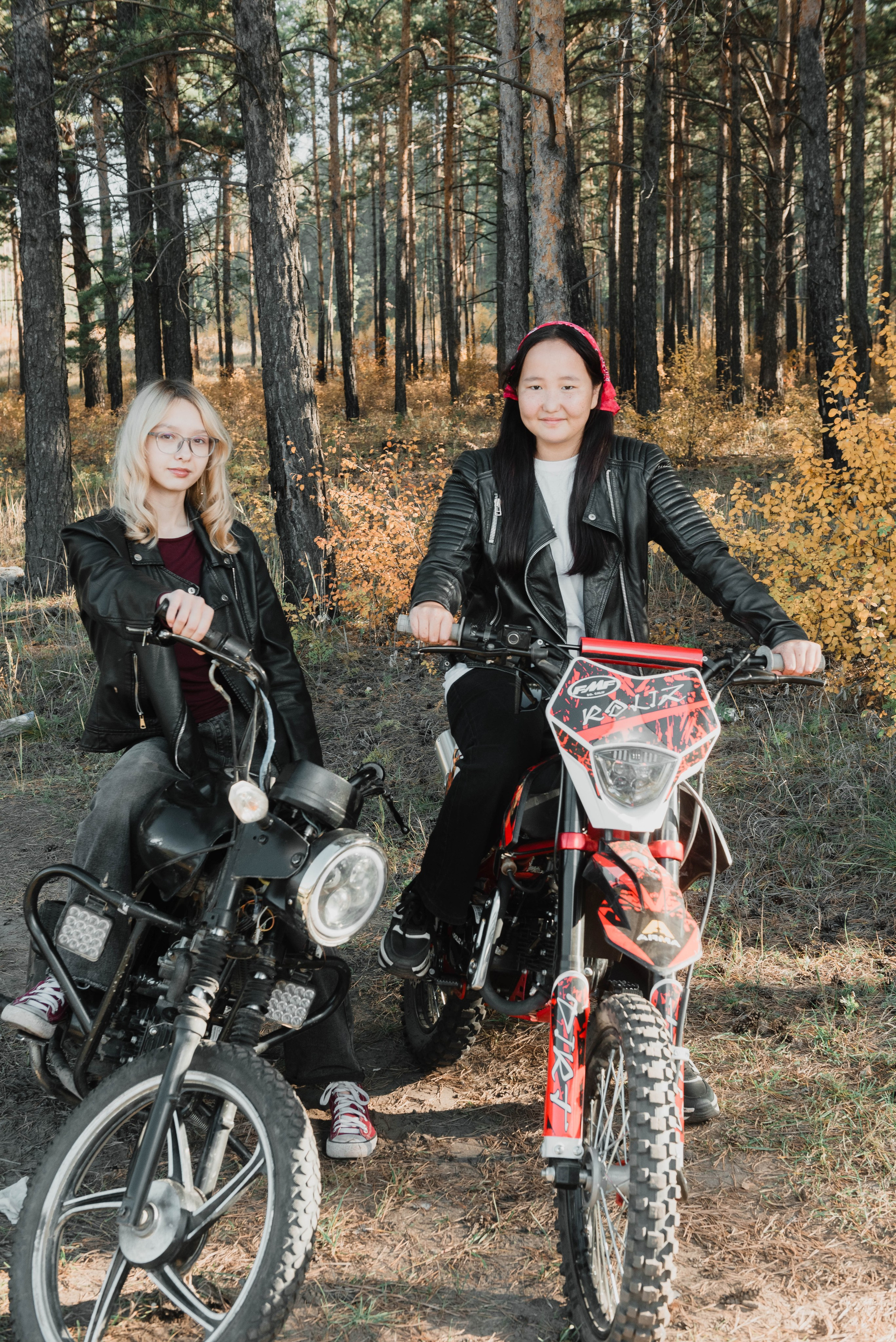 Выпускной фотоальбом для средней школы. Фотограф Эллина Дар г. Улан-Удэ