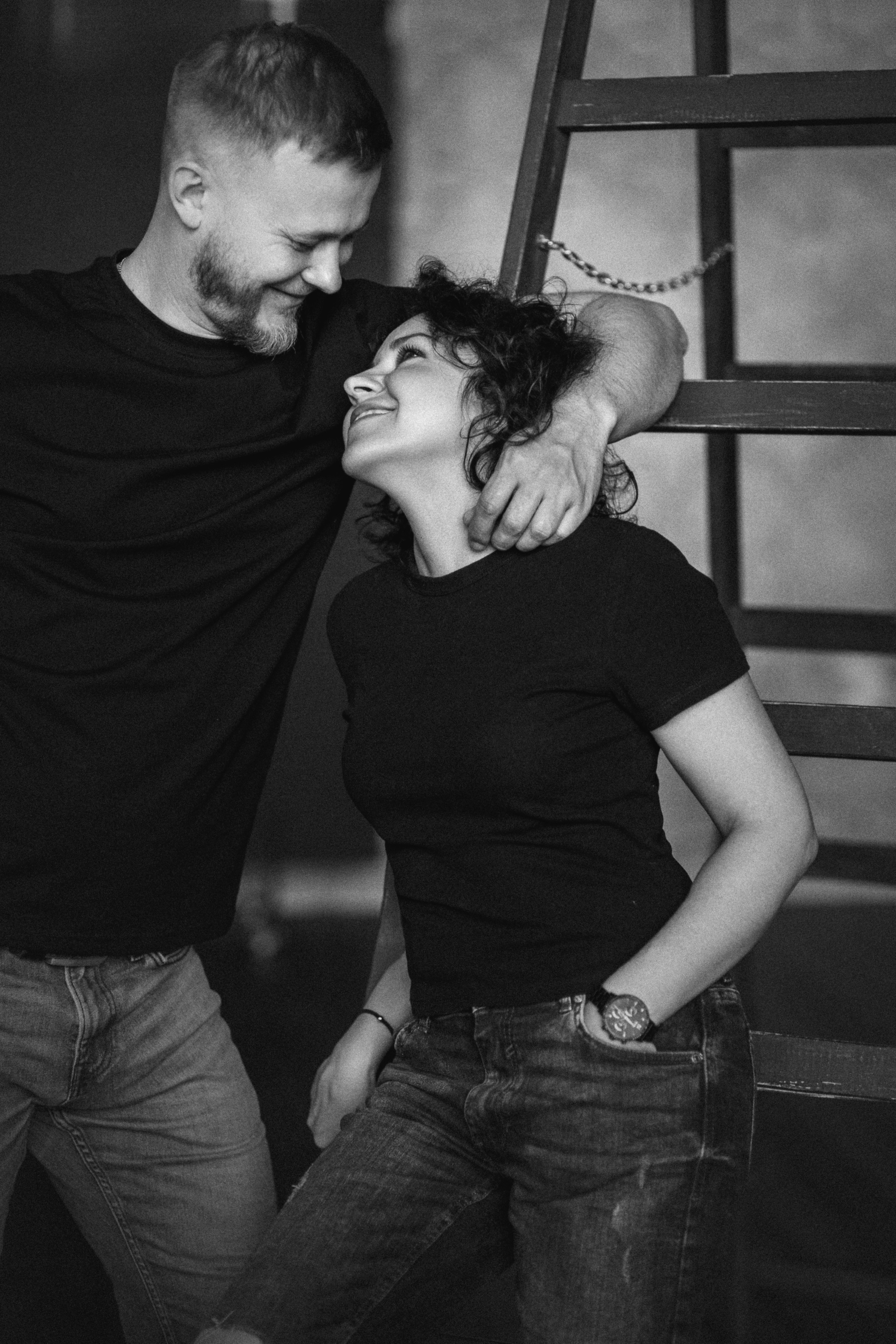 Стильная фотосессия влюбленных в студии — уют и эмоции в каждом кадре. Профессиональный фотограф в Москве. Елена Шуваева