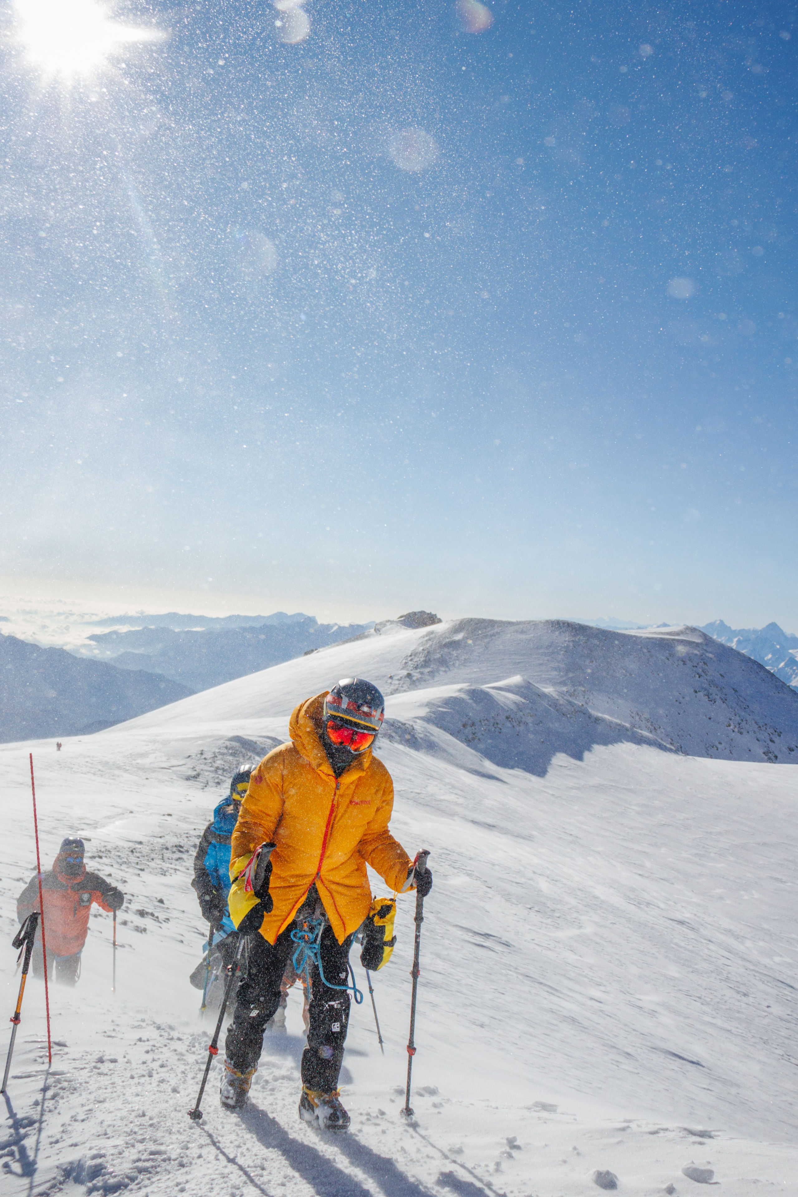 Эльбрус / восхождение. Фотограф на трекинг и восхождение Эльбрус, Приэльбрусье. Елизавета Бобок