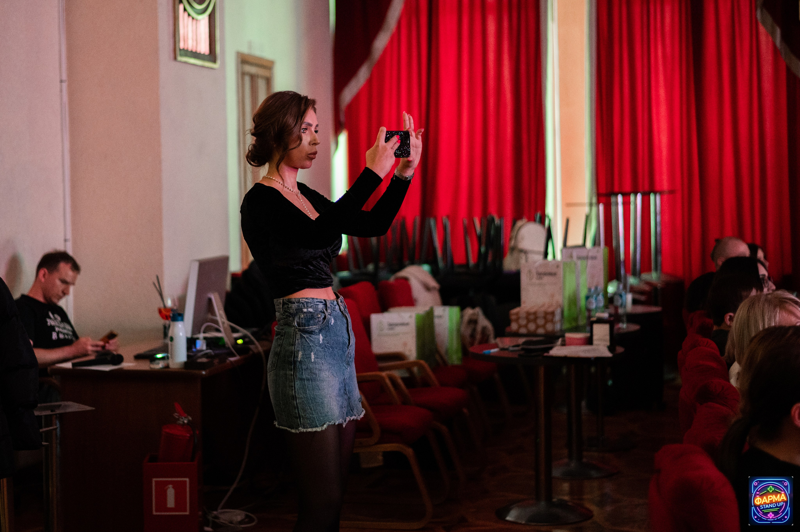 StandUp в GlavStandup Hall. Алена Братчук репортажный фотограф