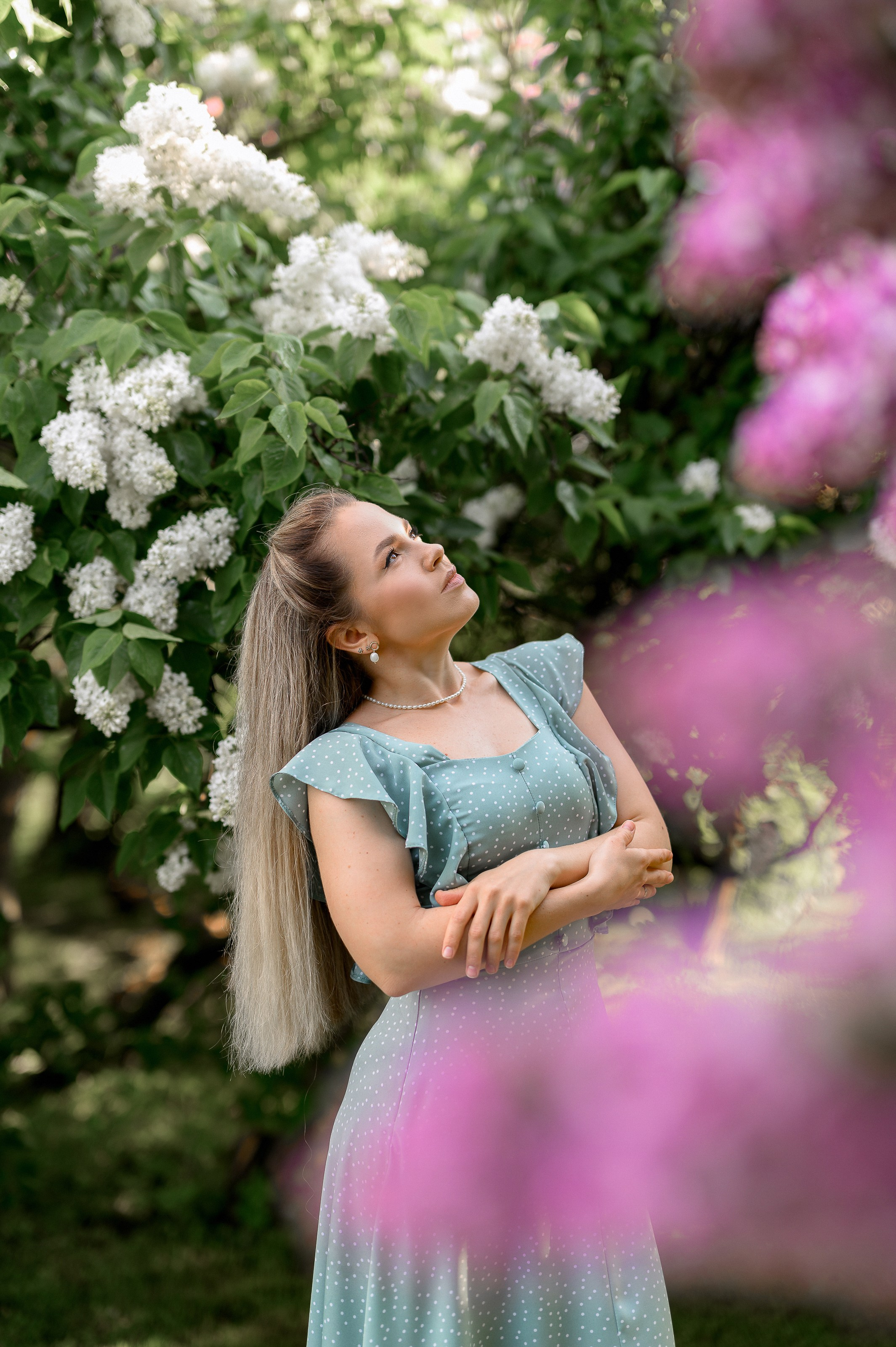 Анастасия. Фотосессия в цветении в Сиреневом саду в Москве. Semerlina.ru
