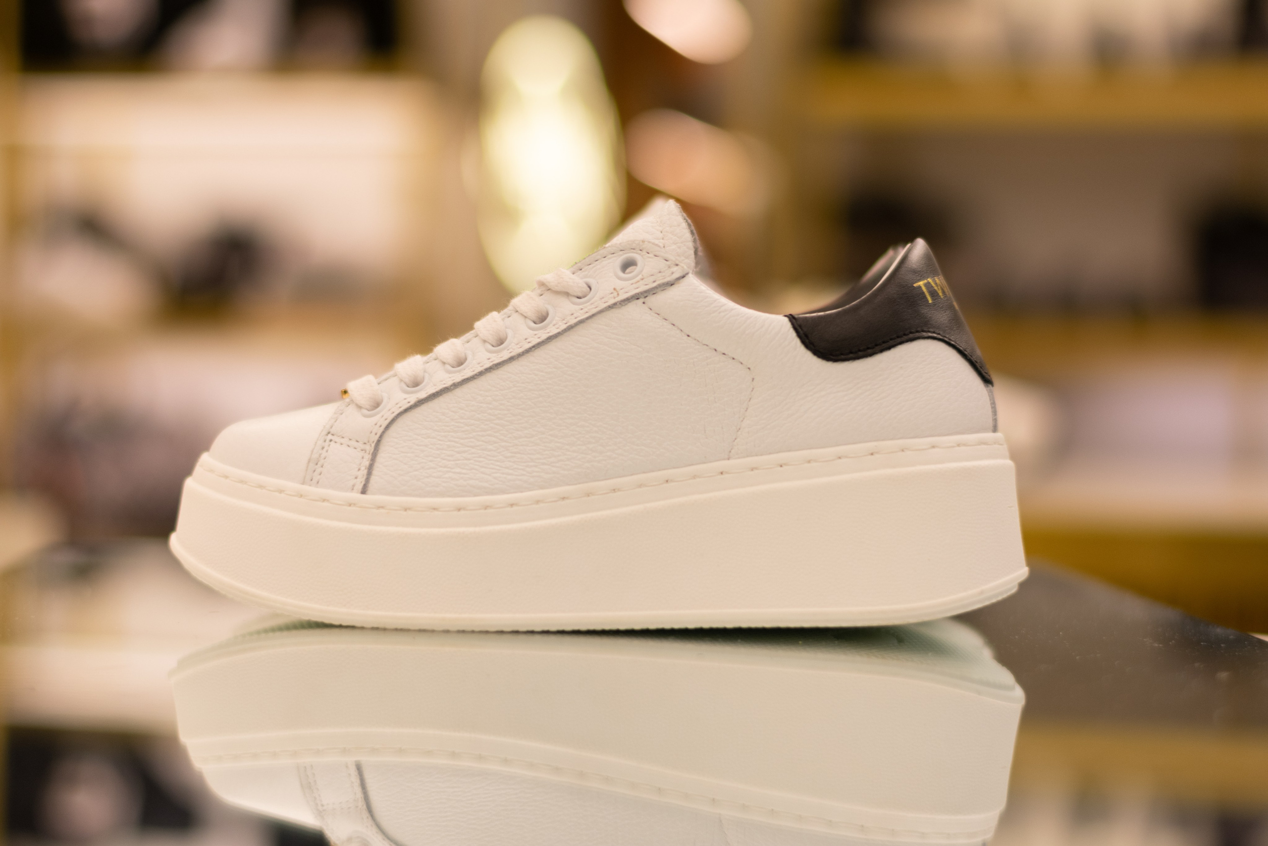 Для организаций. Предметная фотосессия для обувного магазина Capsula. Фотограф/видеограф Богдан Голованов