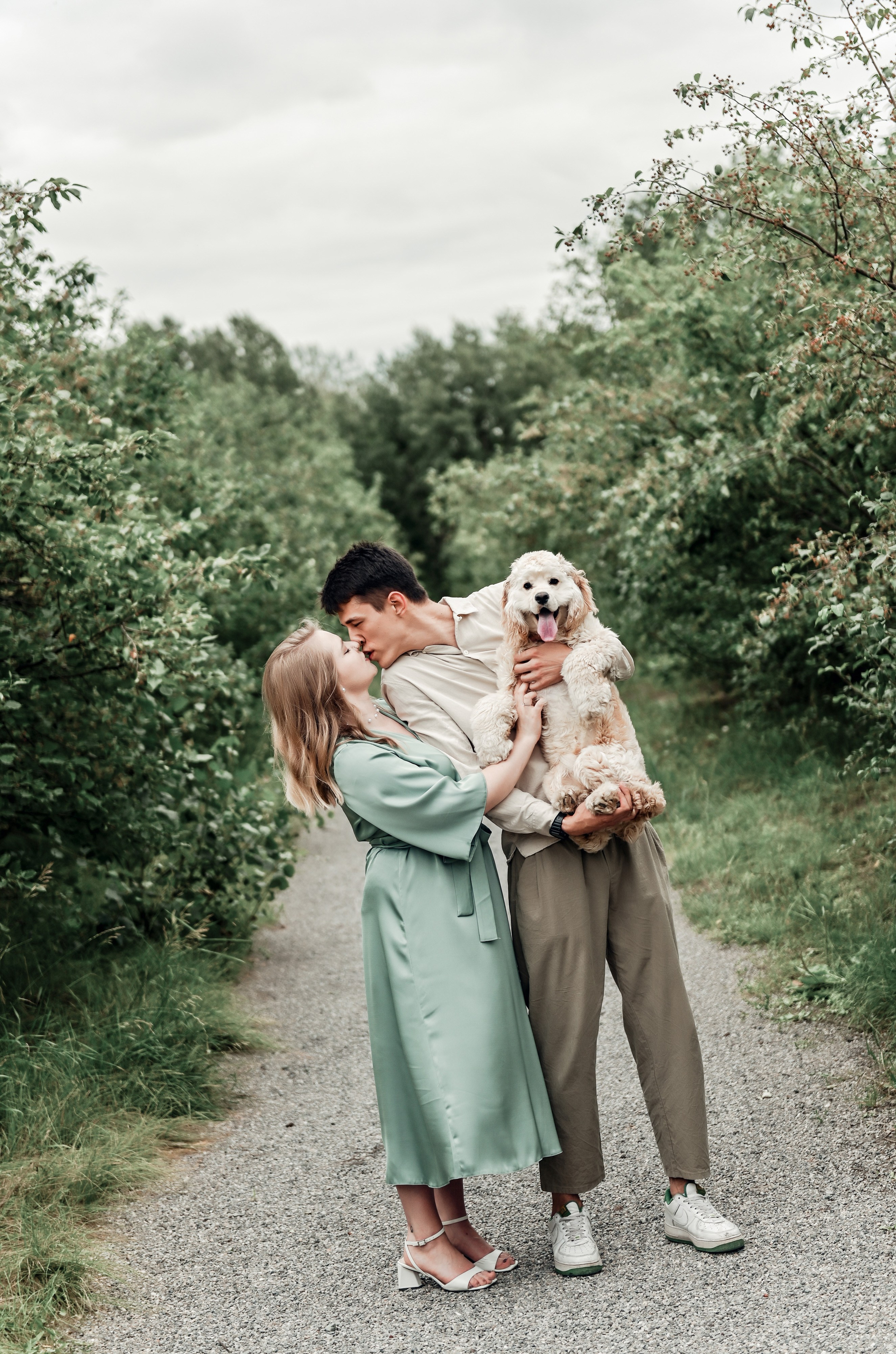 Love story прогулка вместе с песиком))). Свадебный, семейный, детский, контент фотограф в Омске Максим Ильин