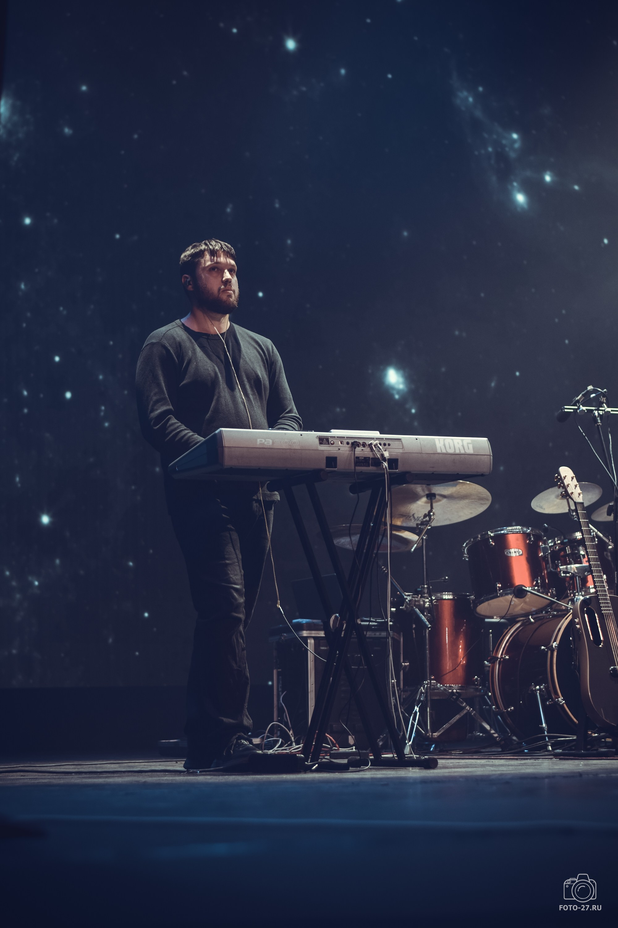 Антон Курдюмов фотограф в Хабаровске Рина Курдюмова фото27 foto27 Антон Дорофеев репортажный репортаж документалист Тони и Рина фотосоздатели ПаПаРоК Философия и любовь сольный концерт ОДОРА Хабаровск