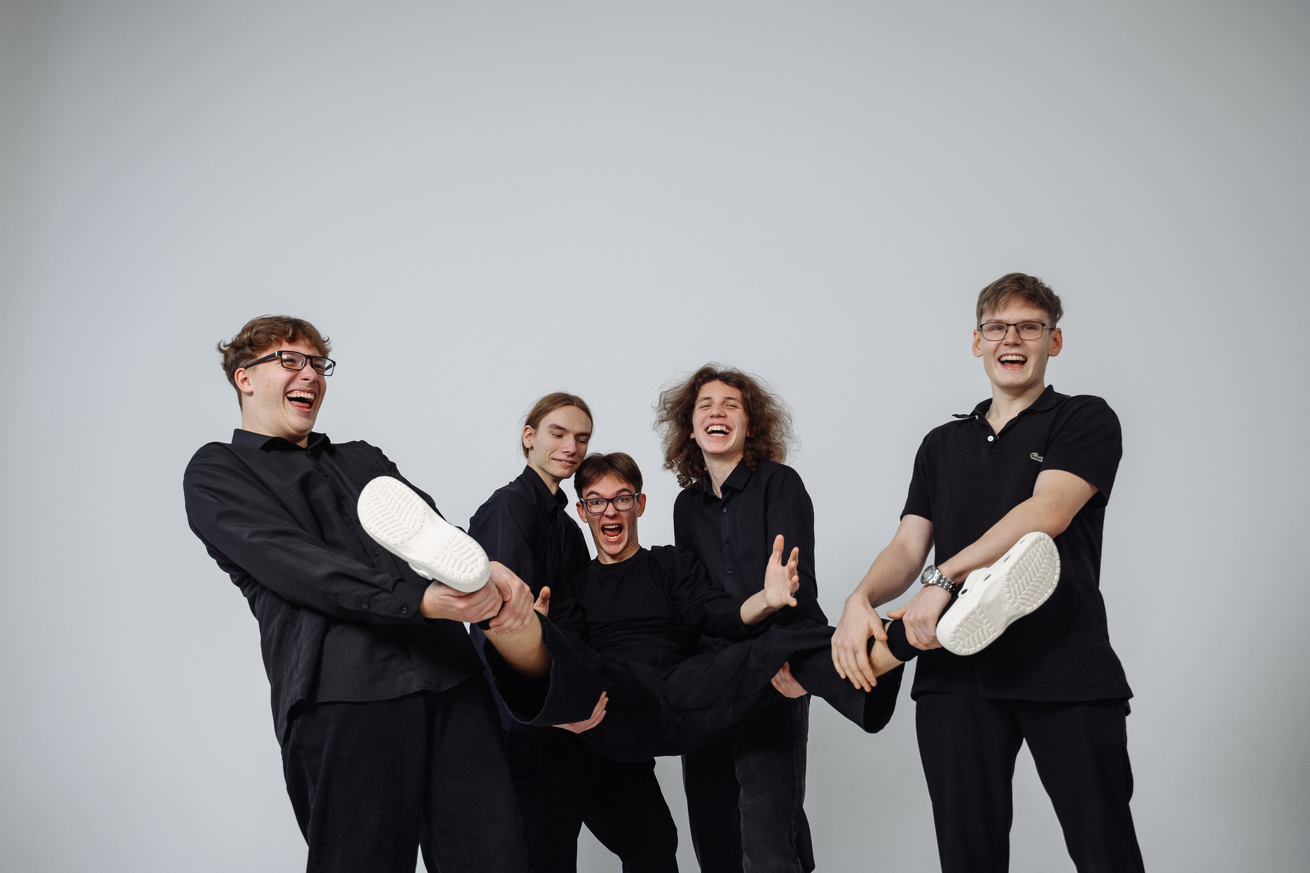 ВЫПУСКНИКИ 11 КЛАСС. МАРГАРИТА КУДРЯШОВА СВАДЕБНЫЙ И СЕМЕЙНЫЙ ФОТОГРАФ ТВЕРЬ МОСКВА