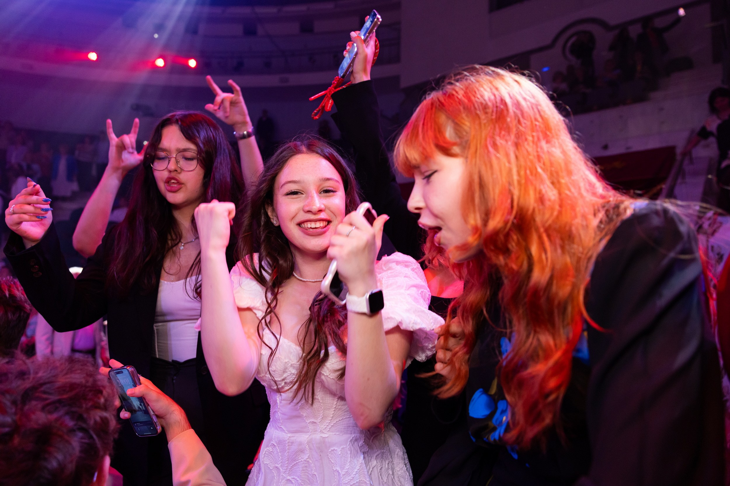 Городской бал выпускников (24 июня 2025). Репортажный фотограф Алексей Пирязев