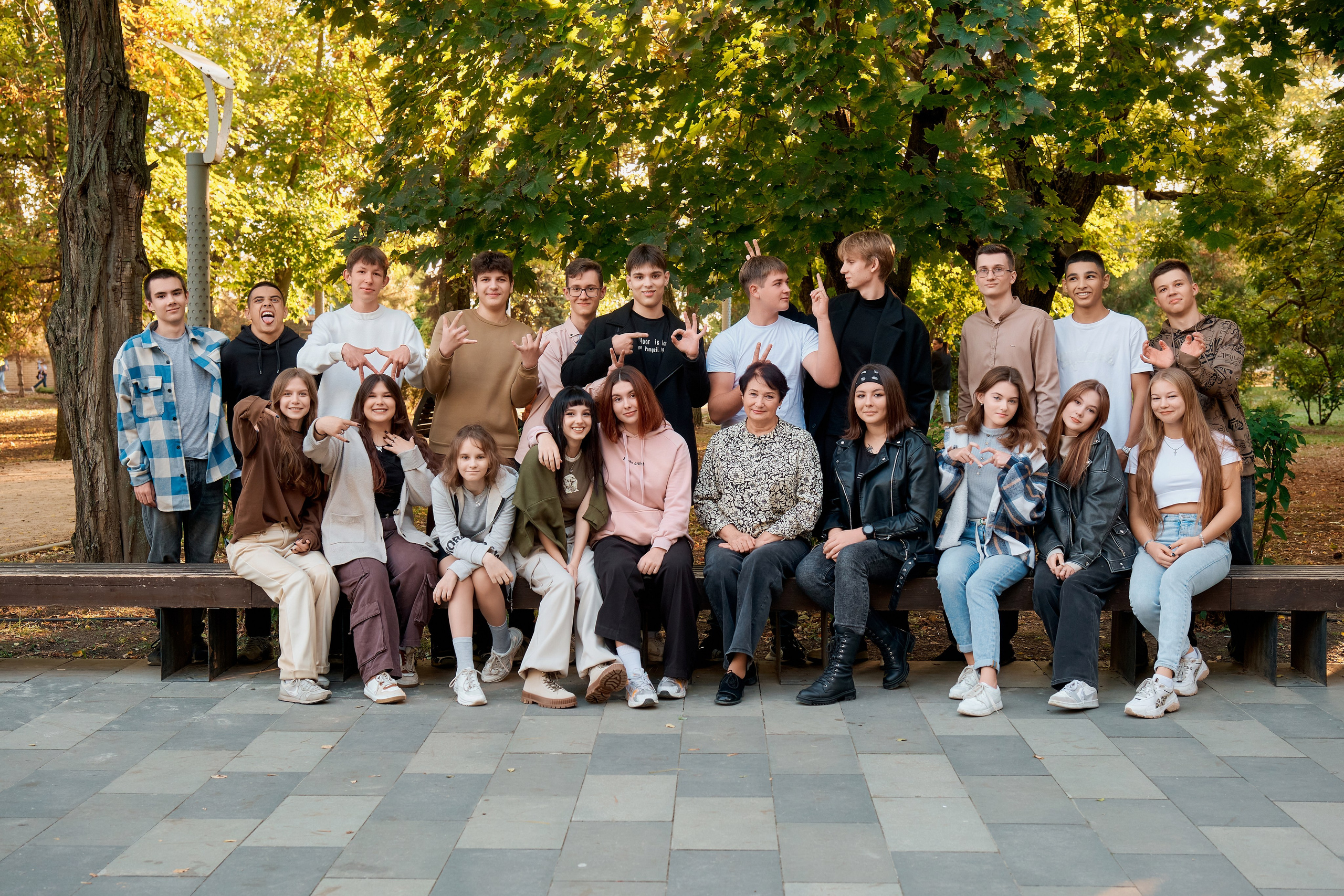 11 класс. Осенняя фотосессия. Приморский парк. Фотограф Таганрог Анна Трайжон