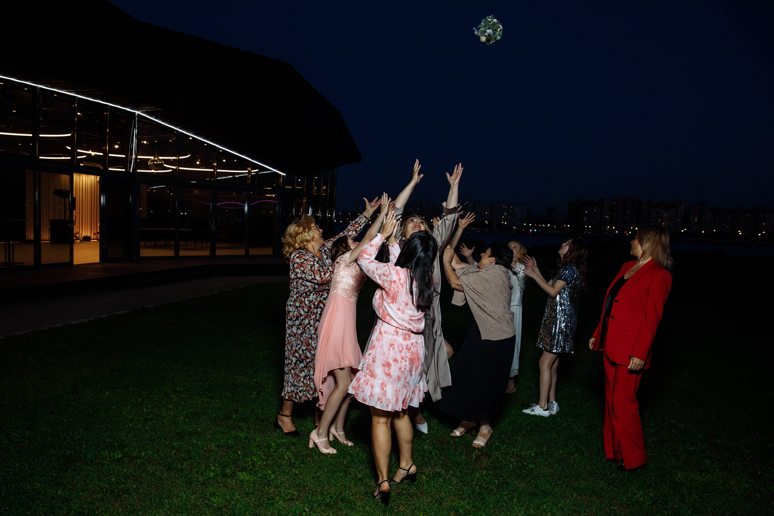 Август в городе. Главная