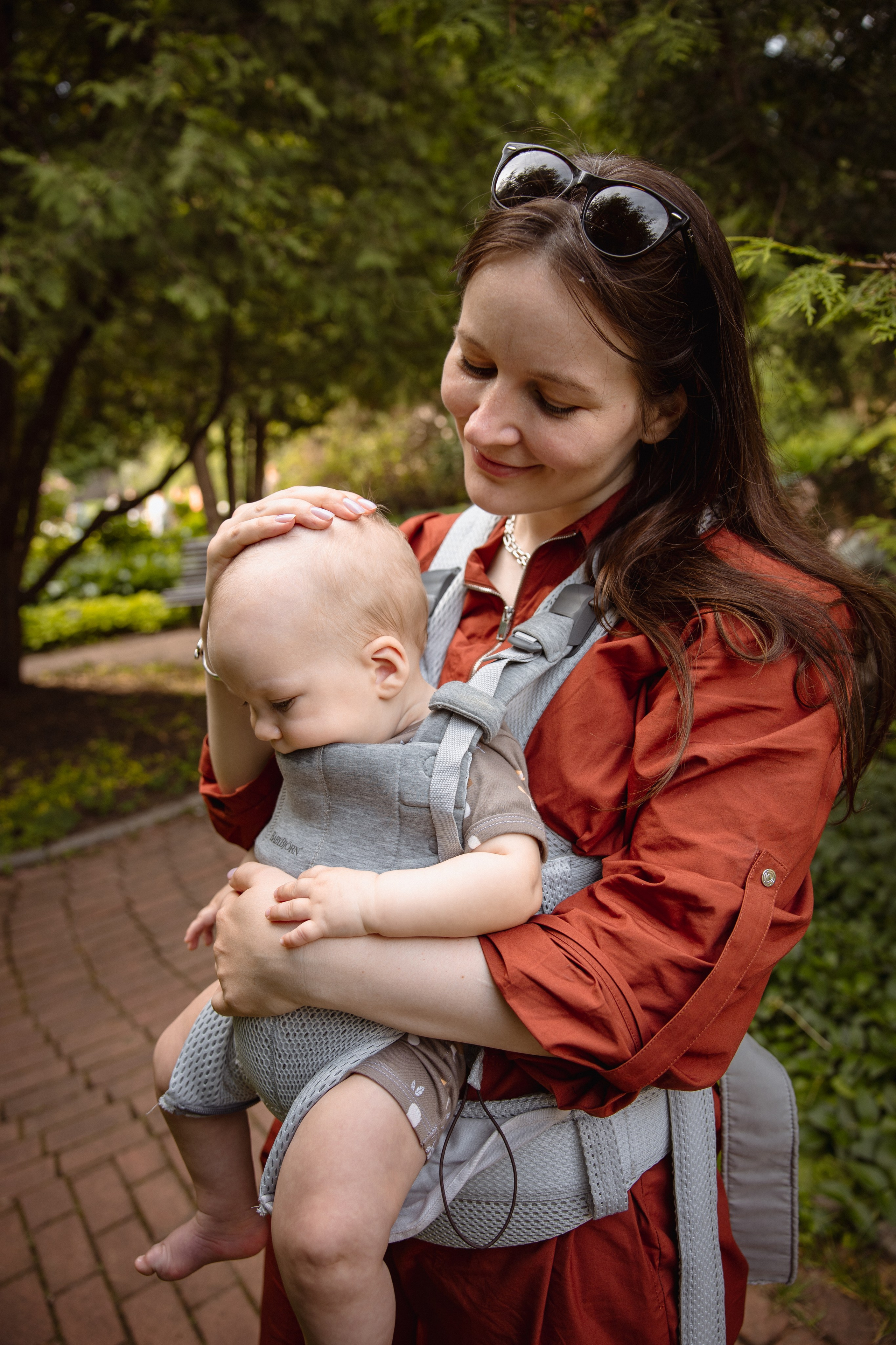 Настя с сыном у Alma-Mater. Ваш семейный newborn и lifestyle фотограф в СПБ Наталья Журавлева