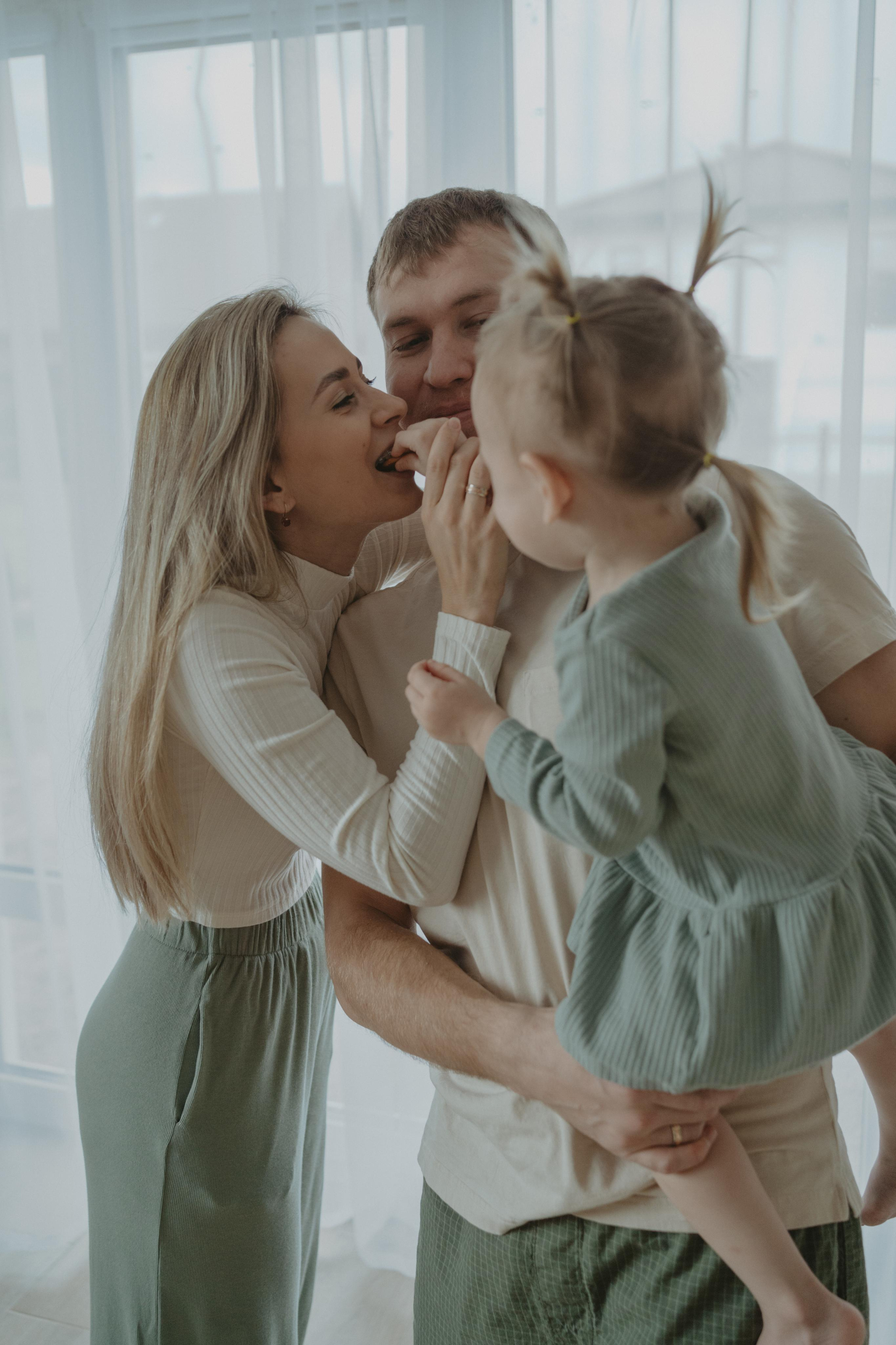 Лена, Сергей и Лея. Свадебный и семейный фотограф в Калининграде Алина Свиклан