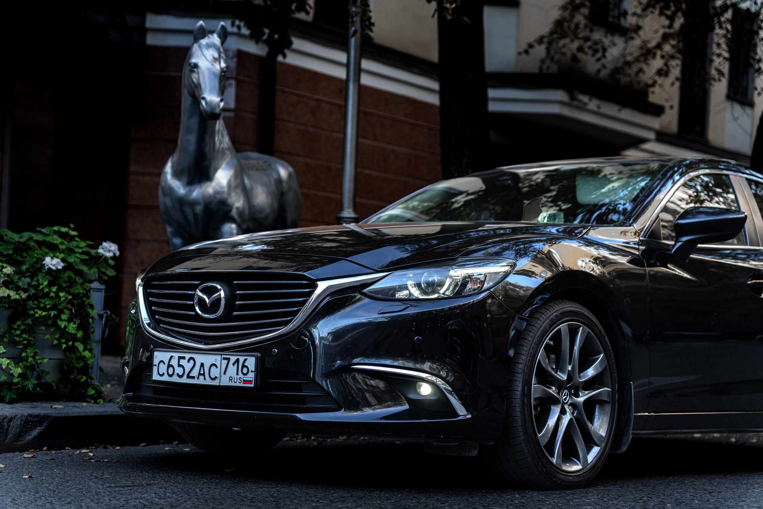 Олейник Денис — предметный фотограф, фотограф для маркетплейсов в Казани